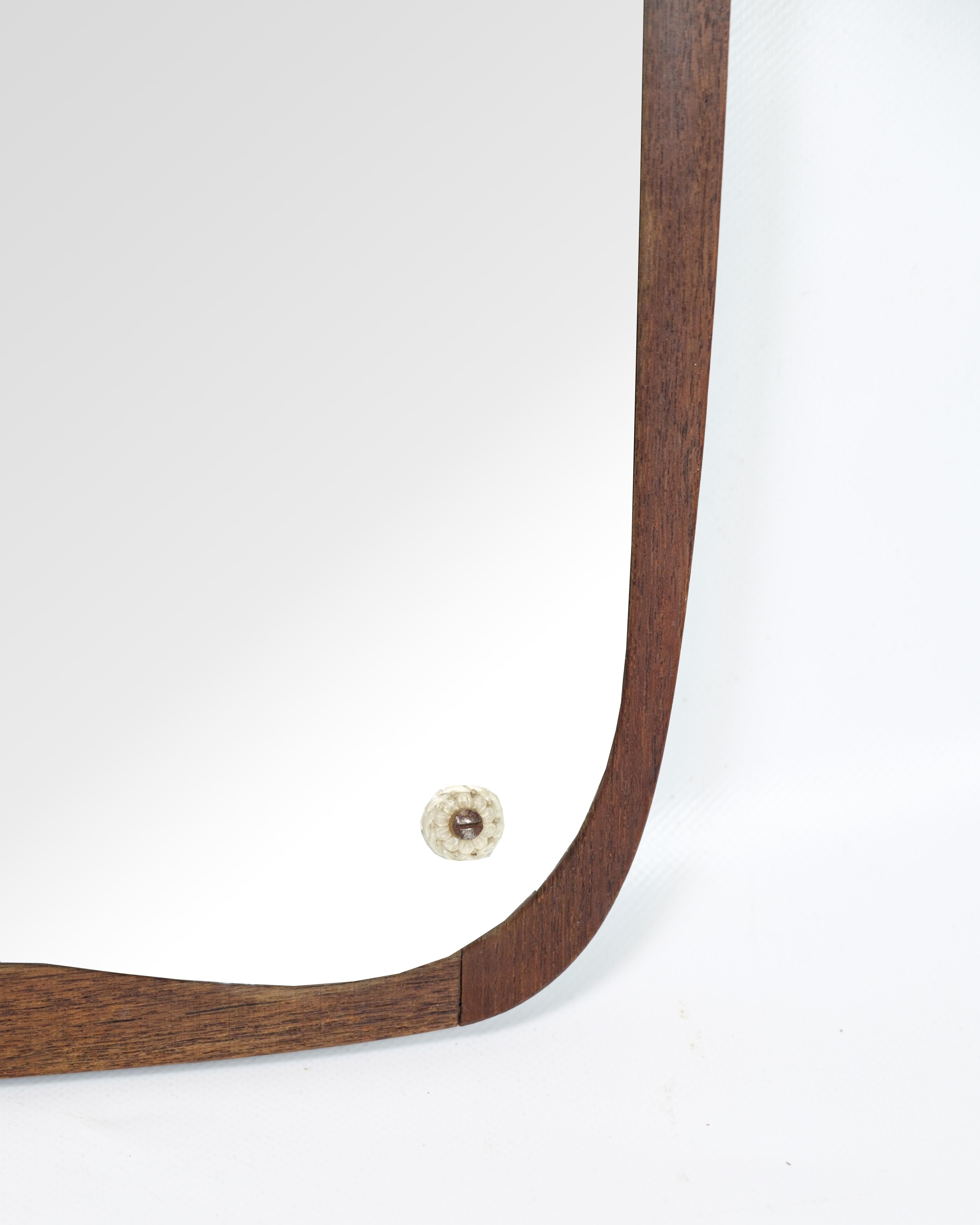 Specchio da parete con cornice in tek, design danese degli anni '60 In condizioni buone in vendita a Lejre, DK