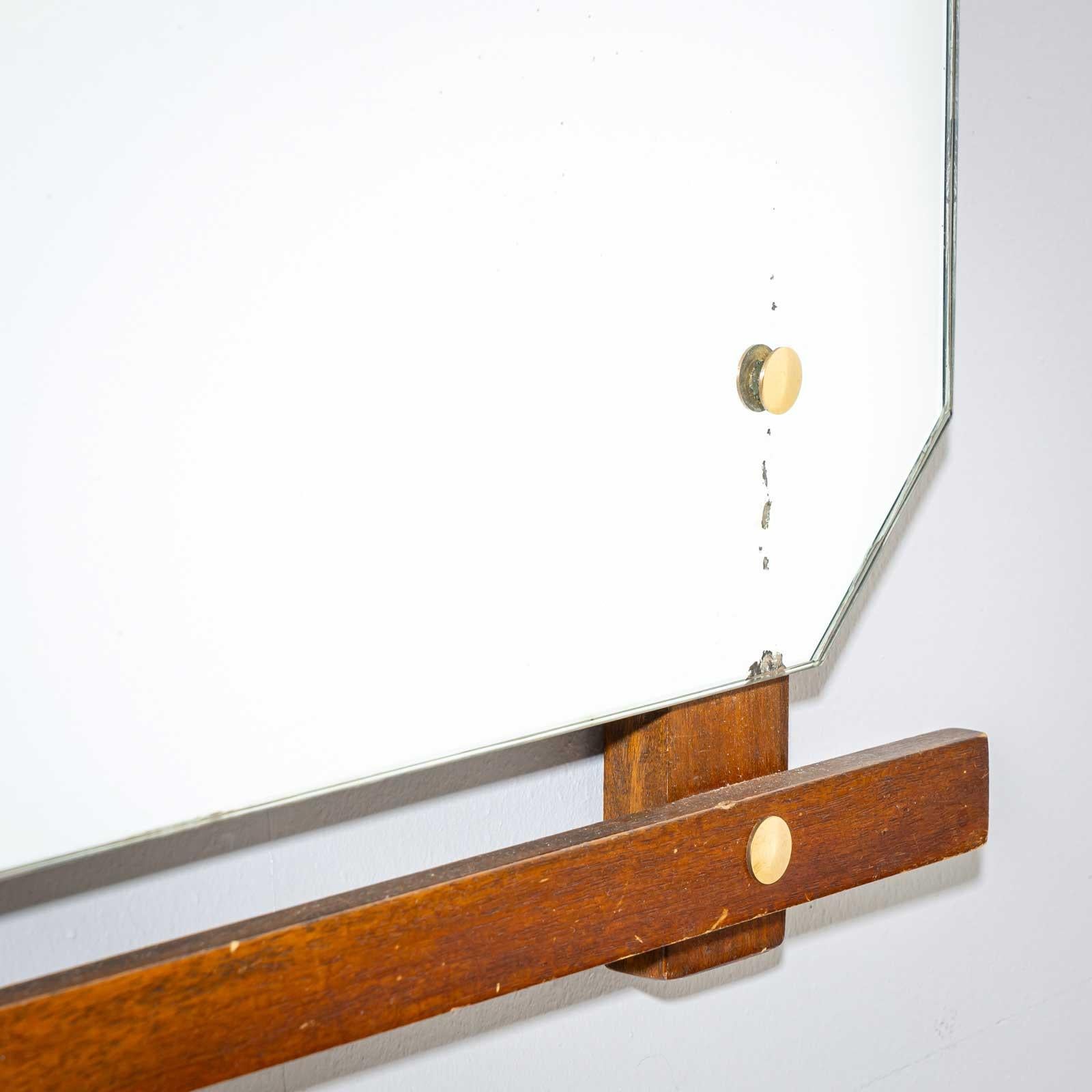 Laiton Miroir mural, milieu du 20e siècle en vente