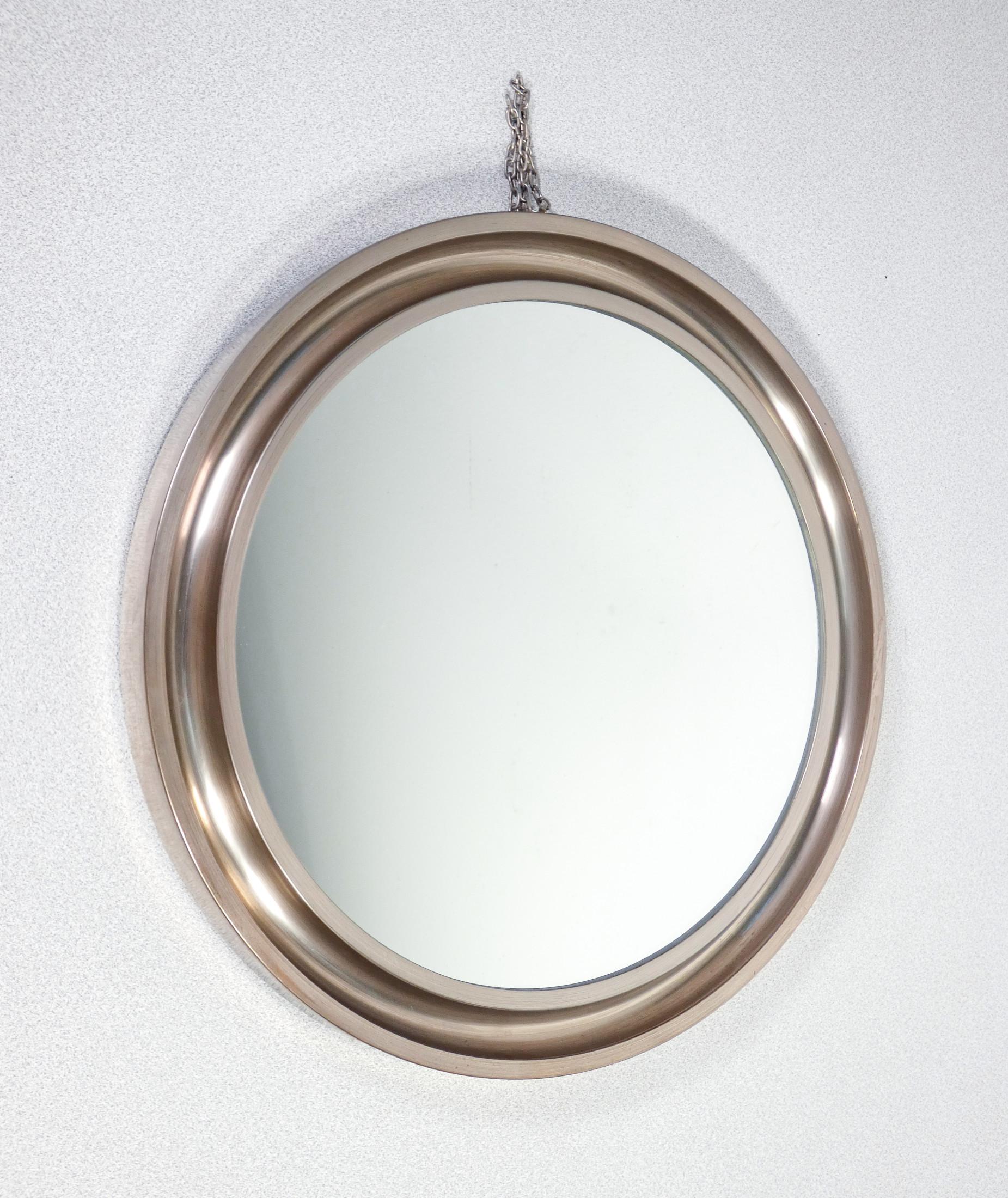 Miroir mural
Narciso
Design/One Sergio MAZZA
pour Artemide

ORIGINE
Italie

PERIODE
60's

DESIGNER
Sergio Mazza
Designer italien né en 1931 à Milan. En 1955, il ouvre sa propre entreprise et, à partir de 1961, il travaille aux côtés de