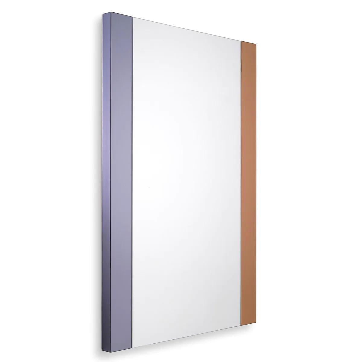 Miroir mural, miroir fumé et miroir cuivré.

Ce miroir mural est décoré de deux bandes verticales, l'une en verre miroir fumé et l'autre en verre miroir ambré, ajoutant une touche de luxe à son look.

L. 120  W. 80  D. 6 cm