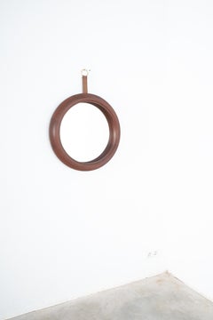 Wandspiegel aus Nussbaumholz und Leder, Mitte des Jahrhunderts, Italien