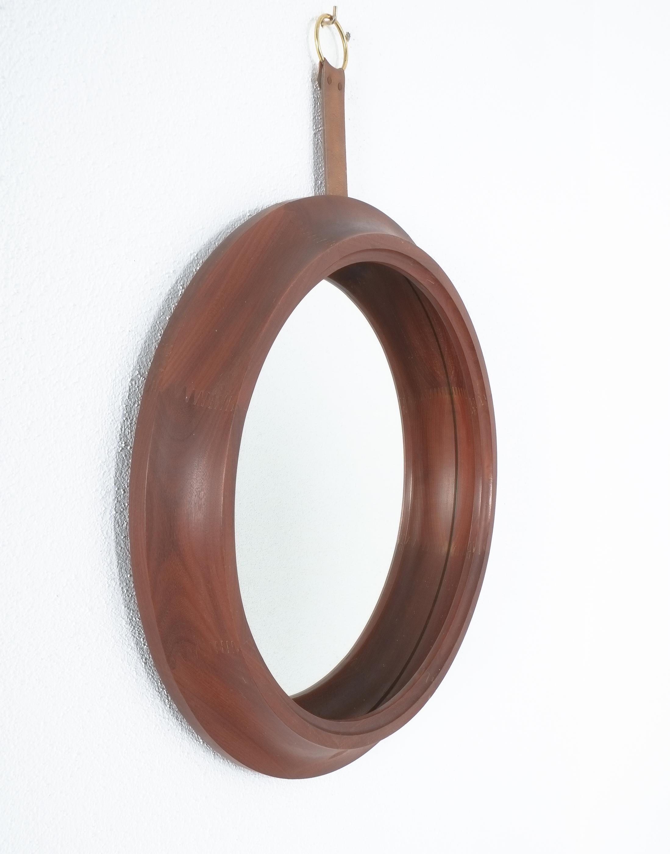 Espejo de Pared Nogal Madera Cuero, Mediados de Siglo, Italia en venta 1