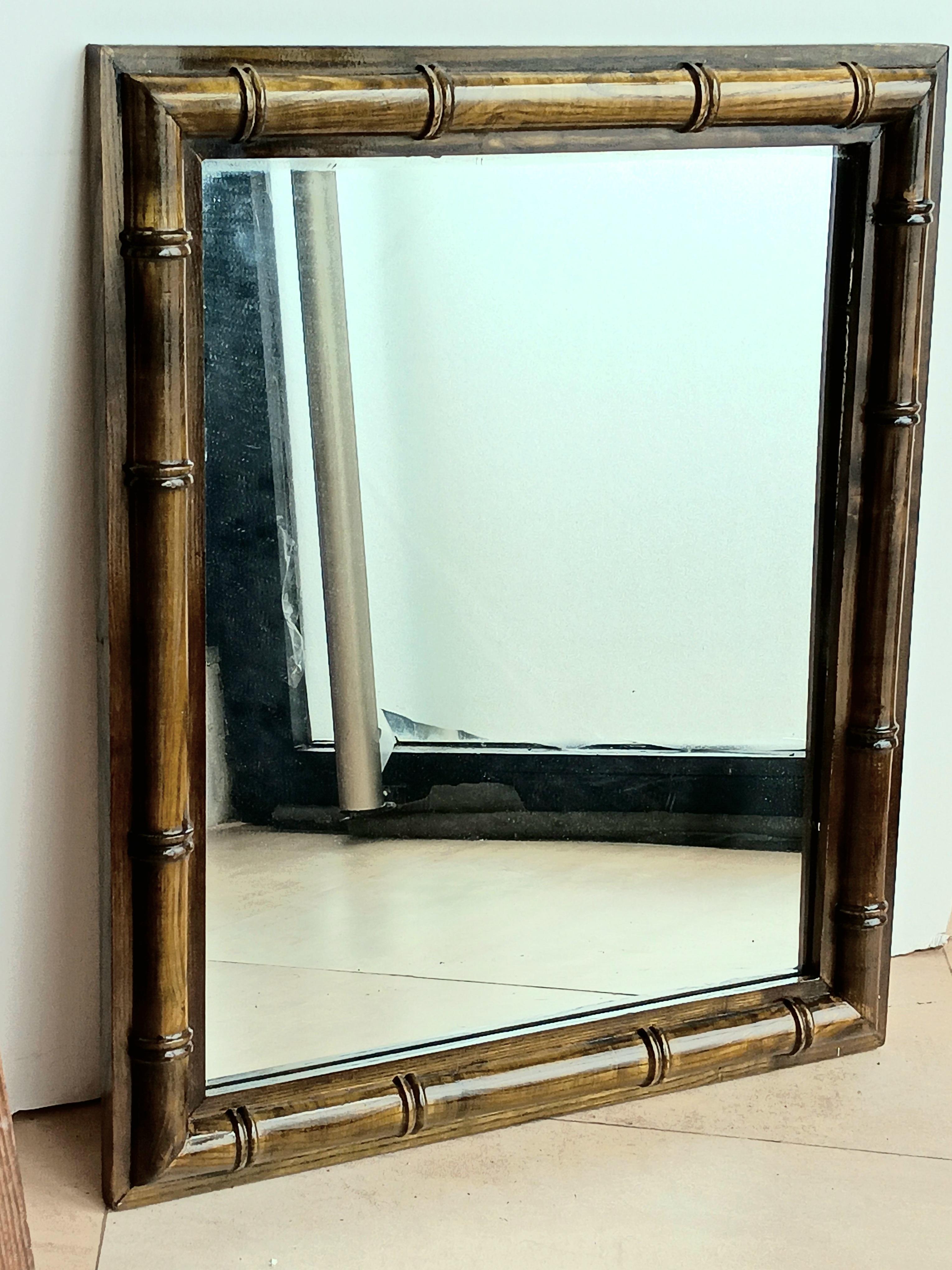 Specchio da parete in finto bambù Hollywood Regency Wood Italia anni '70 in vendita 8