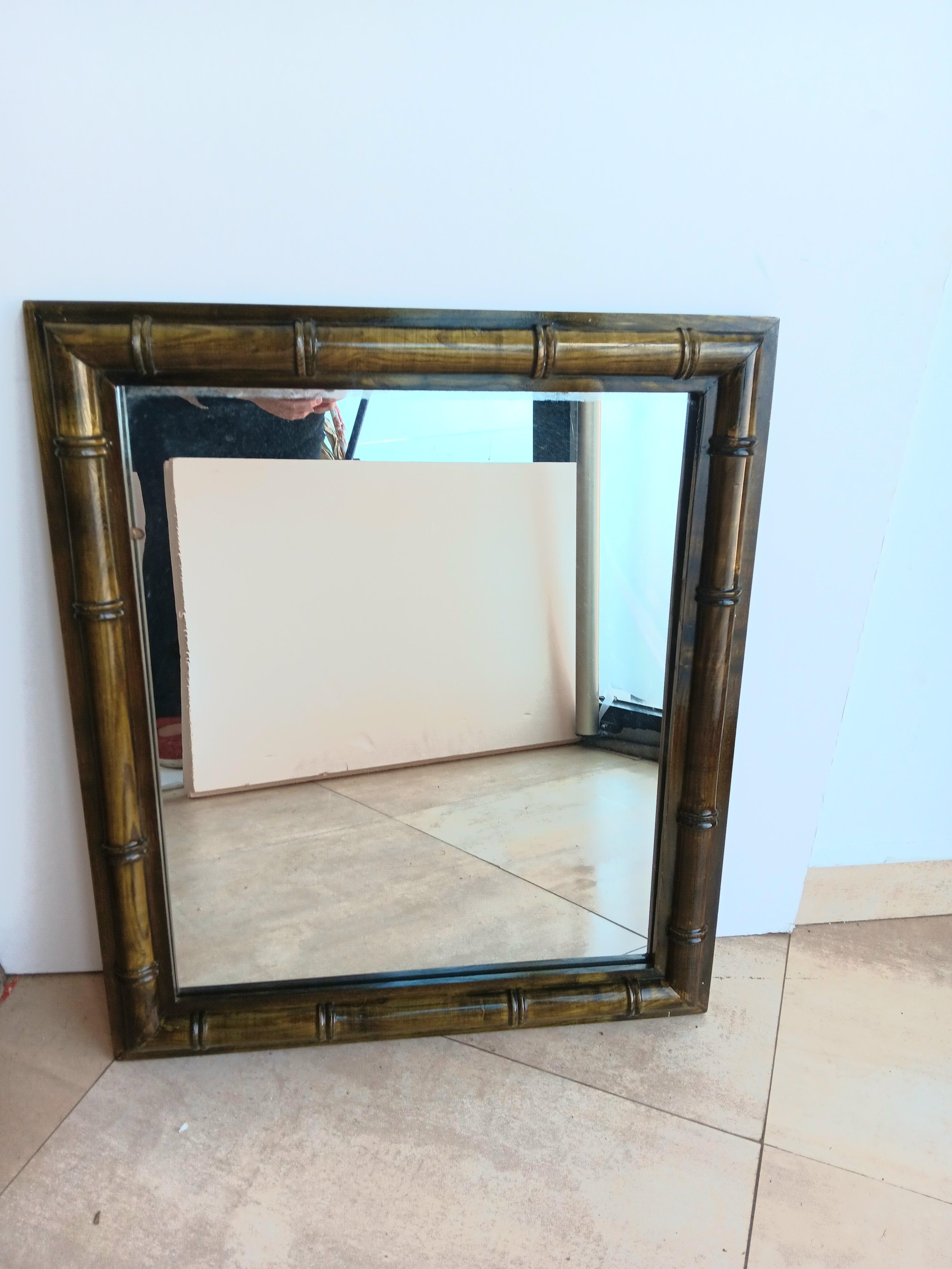 Specchio da parete in finto bambù Hollywood Regency Wood Italia anni '70 in vendita 10