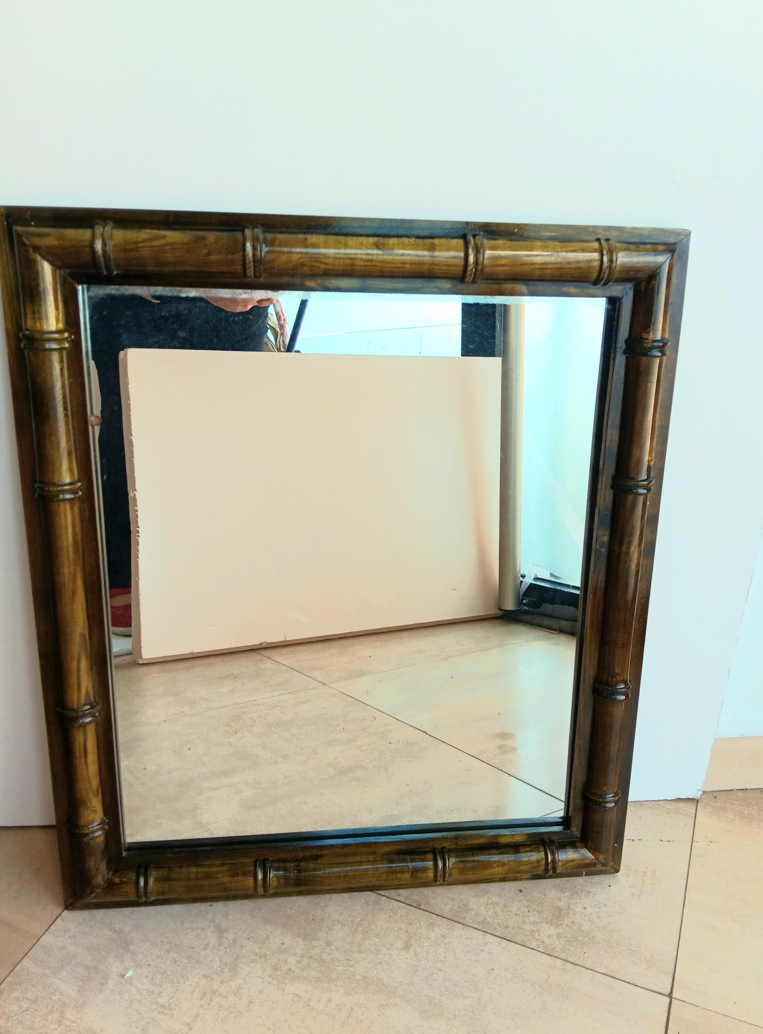 Specchio da parete in finto bambù Hollywood Regency Wood Italia anni '70 in vendita 11