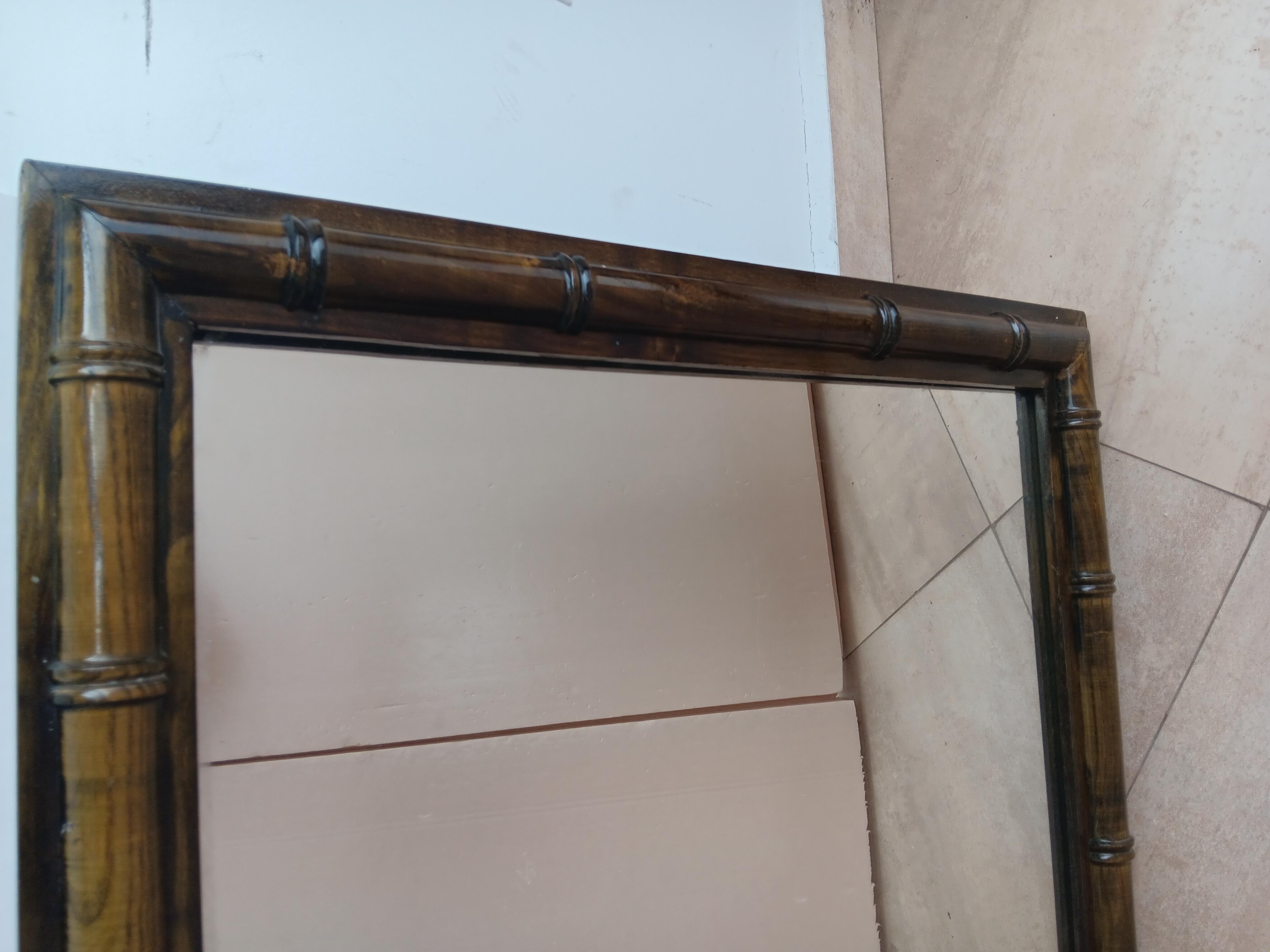 Specchio da parete in finto bambù Hollywood Regency Wood Italia anni '70 in vendita 2