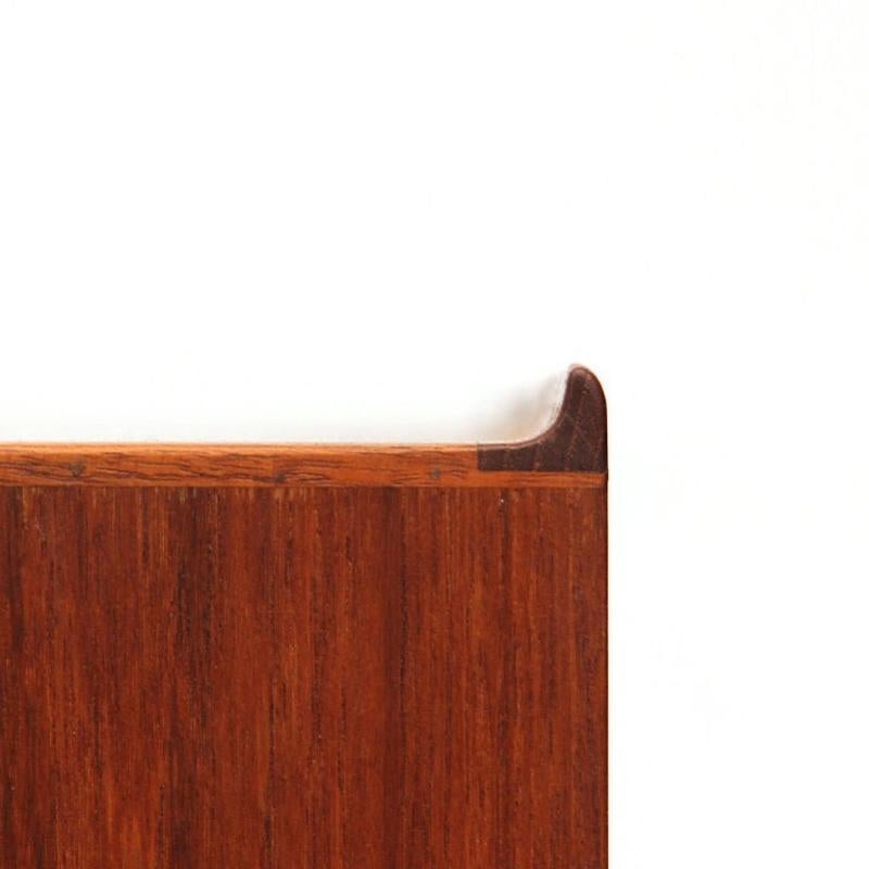 Armadi a muro in teak di Hans J. Wegner per Johannes Hansen, 1951 In condizioni discrete in vendita a Sagaponack, NY