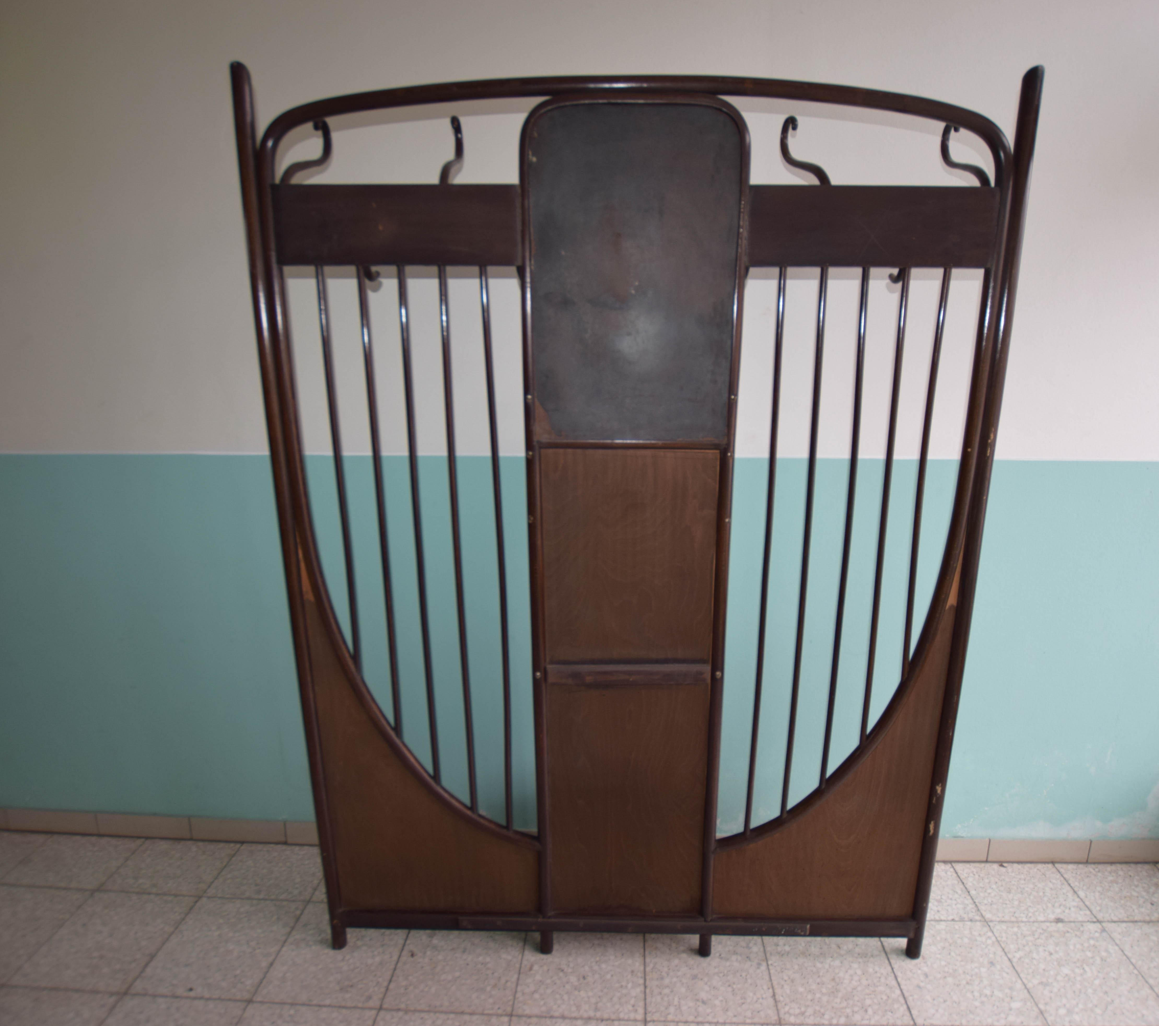 Early 20th Century Wall Mount Coat Rack Thonet No. 6 by Otto Wagner, 1900s