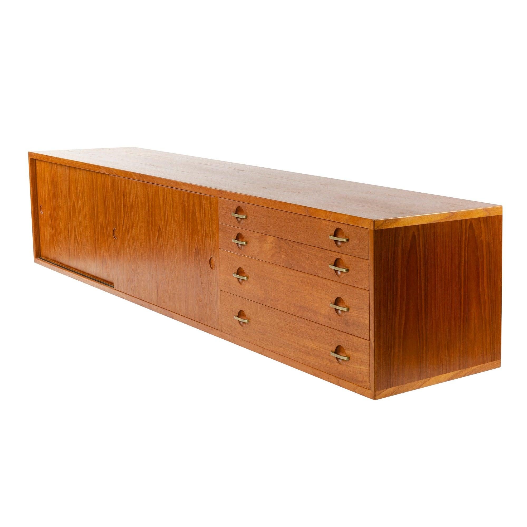 Danese Armadio a muro in teak di Hans J. Wegner per Johannes Hansen, 1952 in vendita