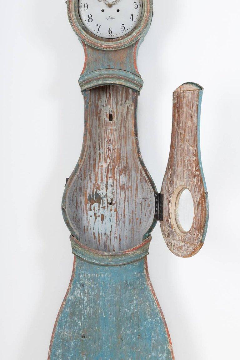Wall Mounted 18th Century Swedish Mora Clock In Good Condition In Los Angeles, CA