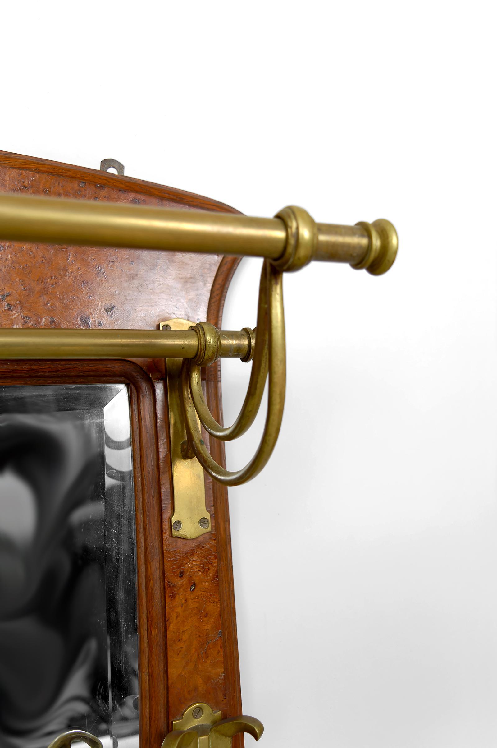 Appendiabiti da parete in stile Art Nouveau, in Oak, Olmo e Bronzo, 1900 in vendita 4