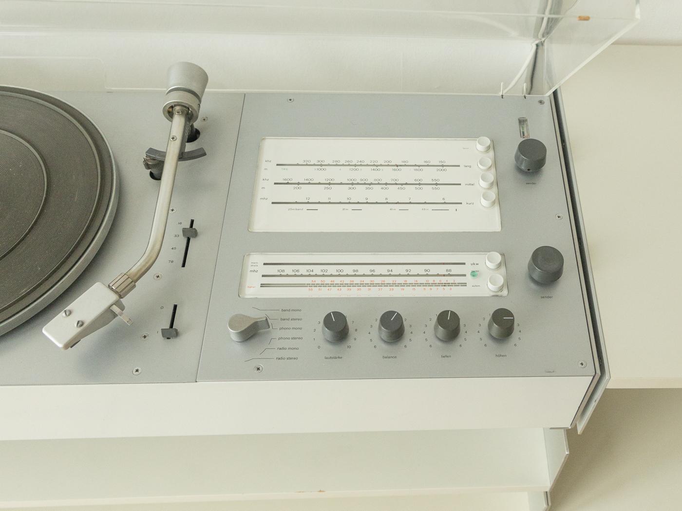 Wall-mounted audio system Dieter Rams, Braun 4