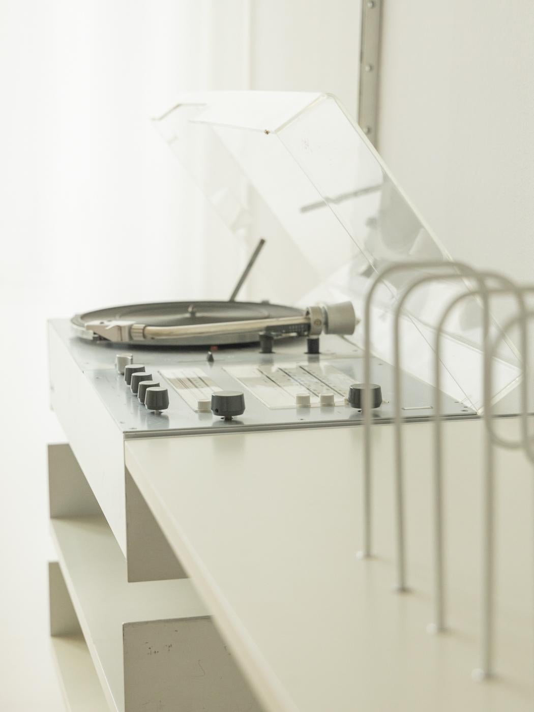 Wall-mounted audio system Dieter Rams, Braun 2
