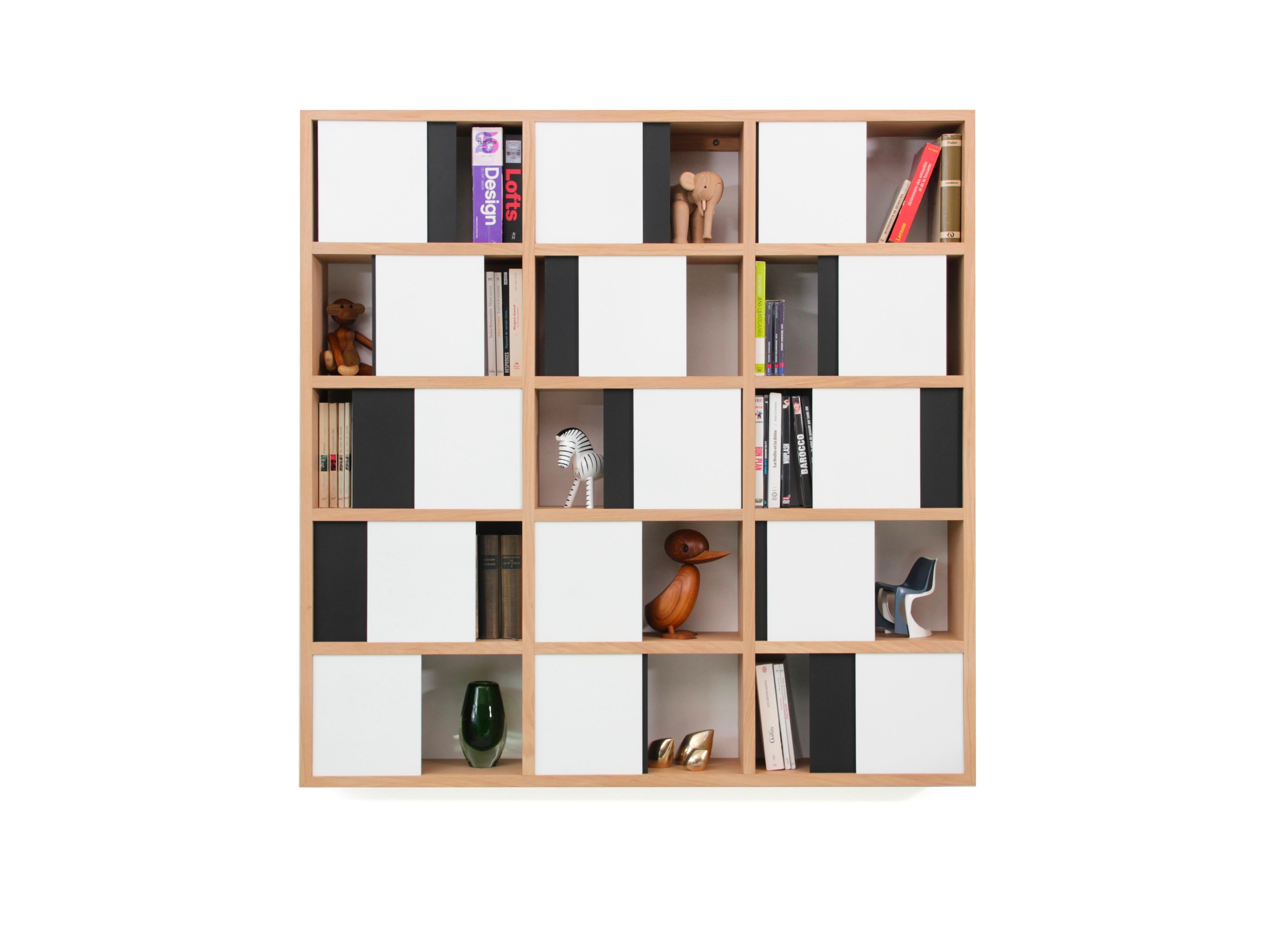 Oak Wall-mounted bookshelf model Cache-Cache black & white For Sale
