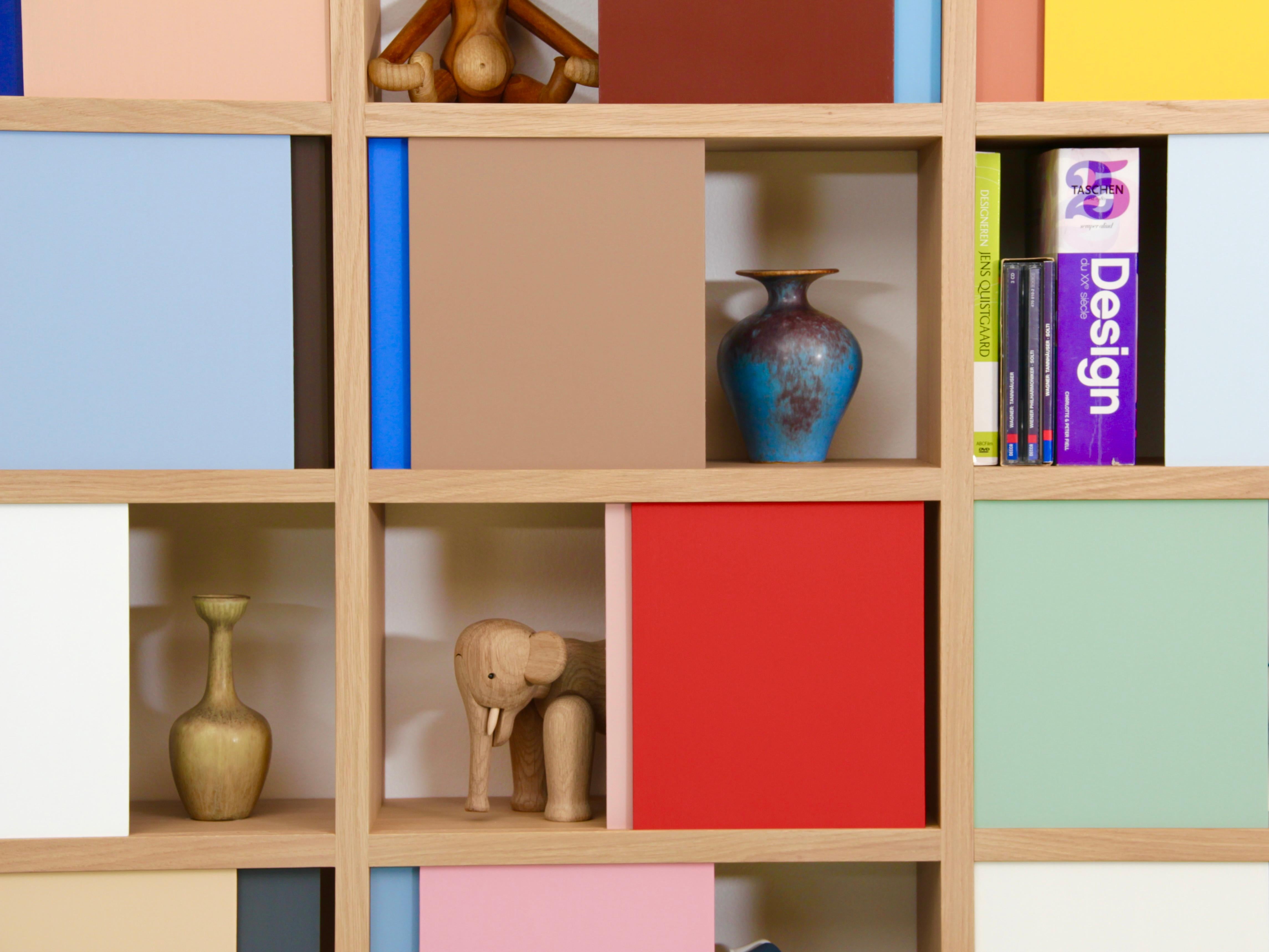 Wall-mounted bookshelf model Cache-Cache polychrome limited edition For Sale 13