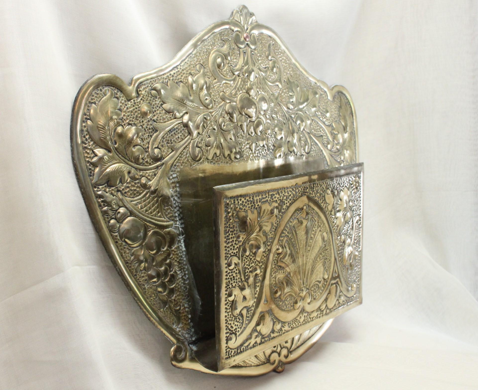 Belle Époque Wall mounted brass newspaper or magazine rack For Sale