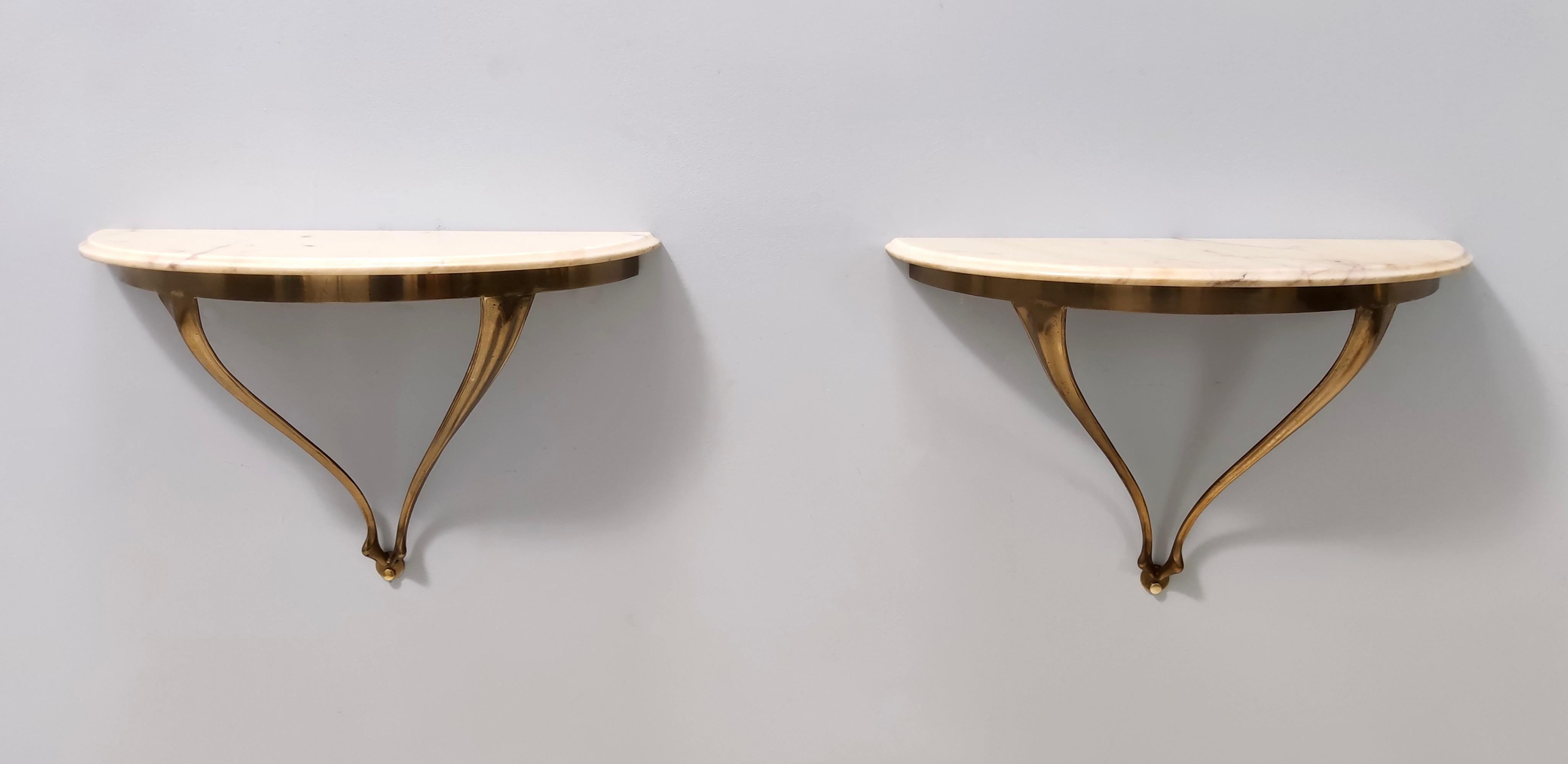 Wall-Mounted Brass Nightstands with Demilune Marble Top Ascribable to Ulrich In Excellent Condition In Bresso, Lombardy