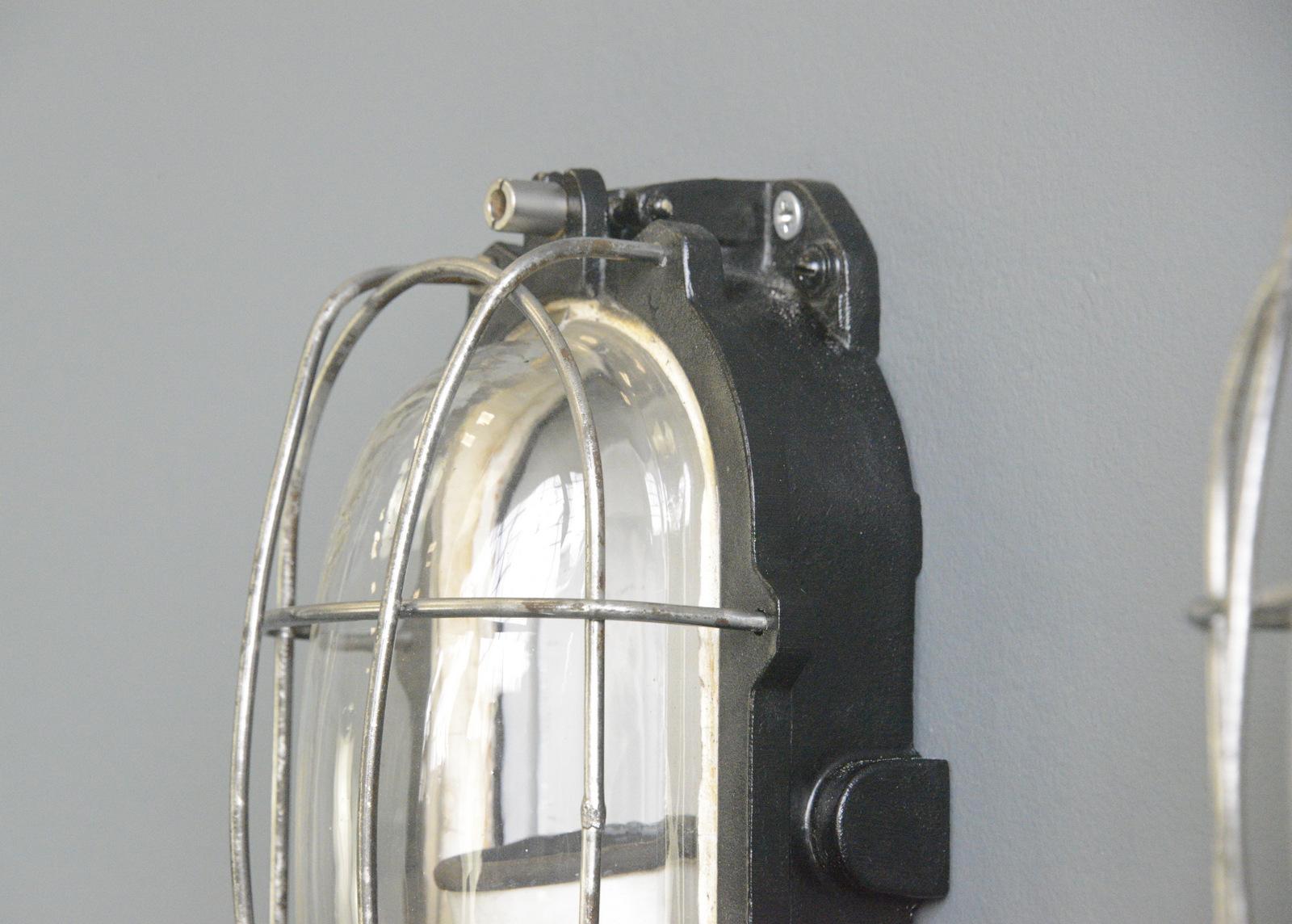 Wall Mounted Bulkhead Lights By Siemens & Schuckert Circa 1930s In Good Condition For Sale In Gloucester, GB