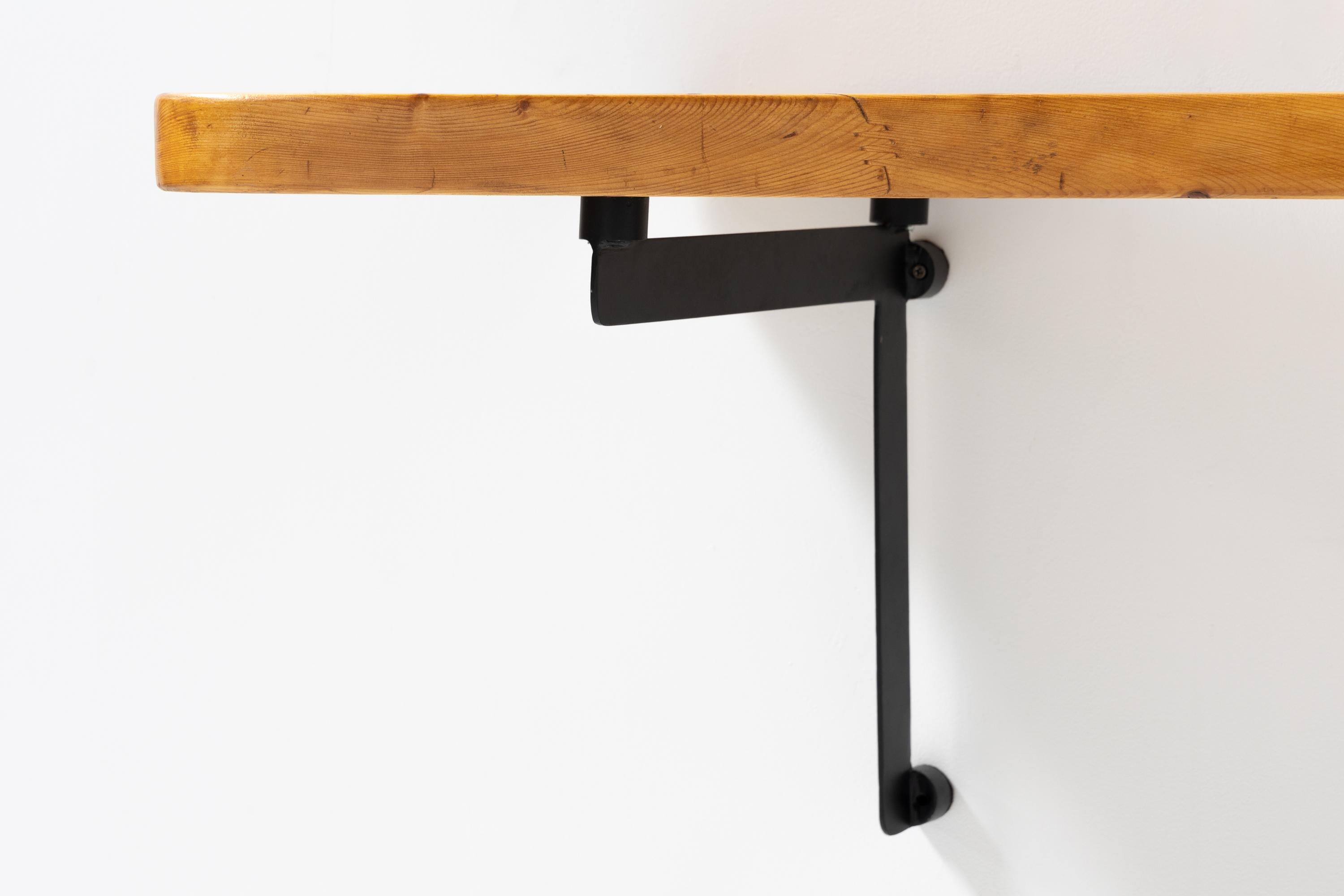 Mid-Century Modern Console murale à poser ou suspendre par Charlotte Perriand pour Les Arcs, France, 1970