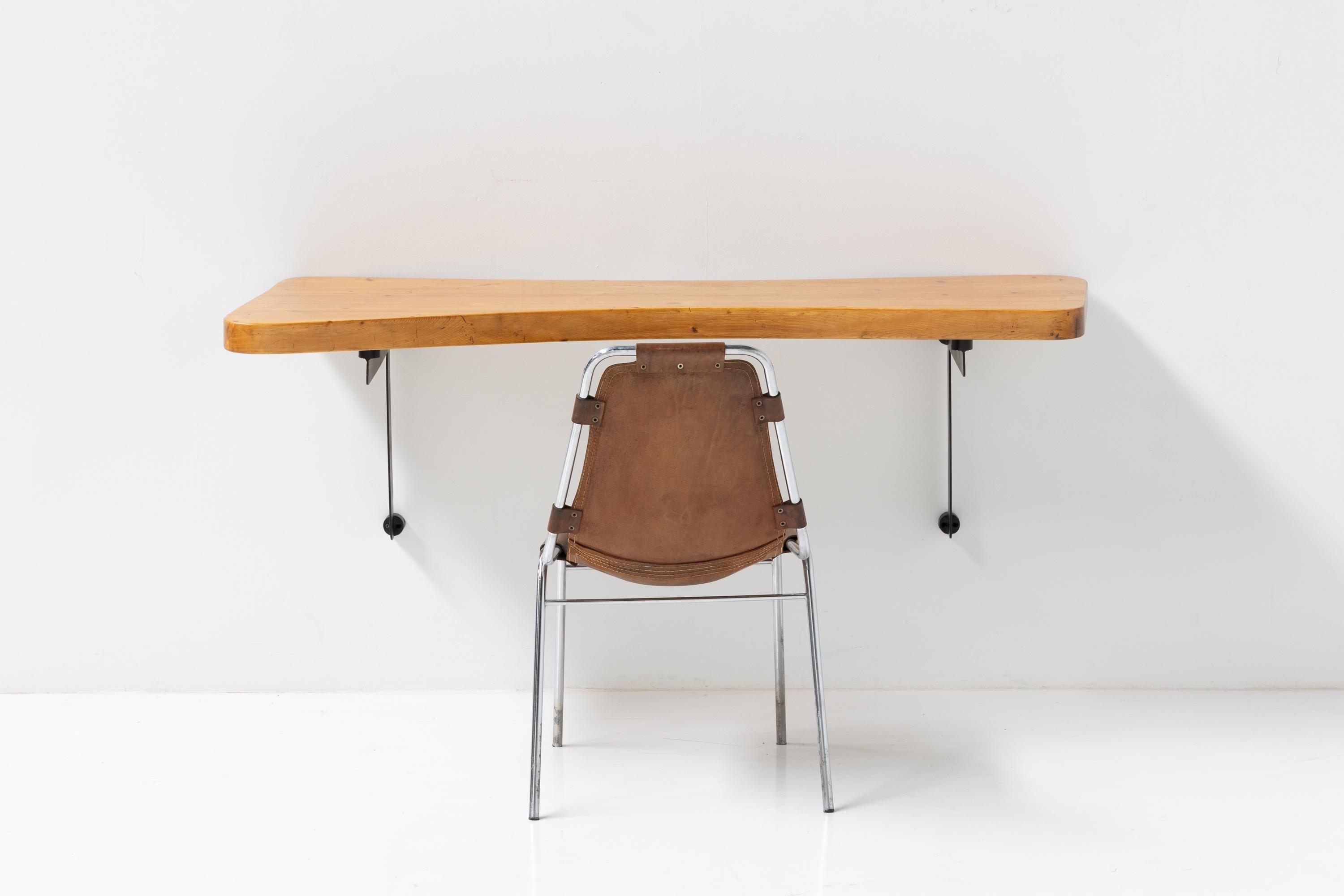 Fin du 20e siècle Console murale à poser ou suspendre par Charlotte Perriand pour Les Arcs, France, 1970