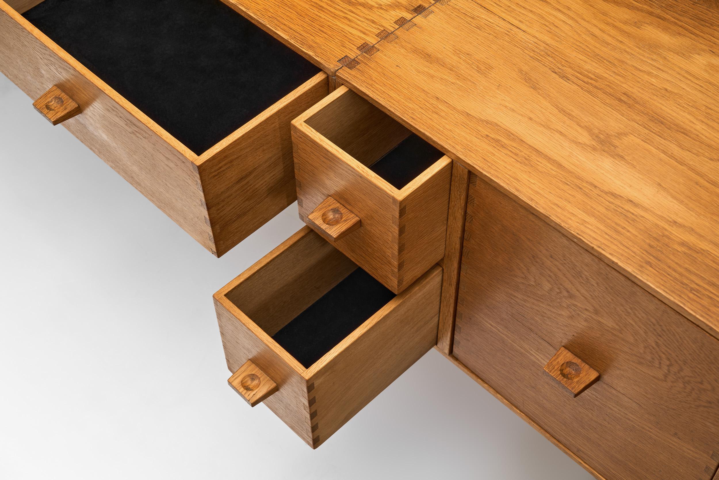 Wall-Mounted Dressing Table by Uno and Östen Kristiansson, Sweden 1960s For Sale 9