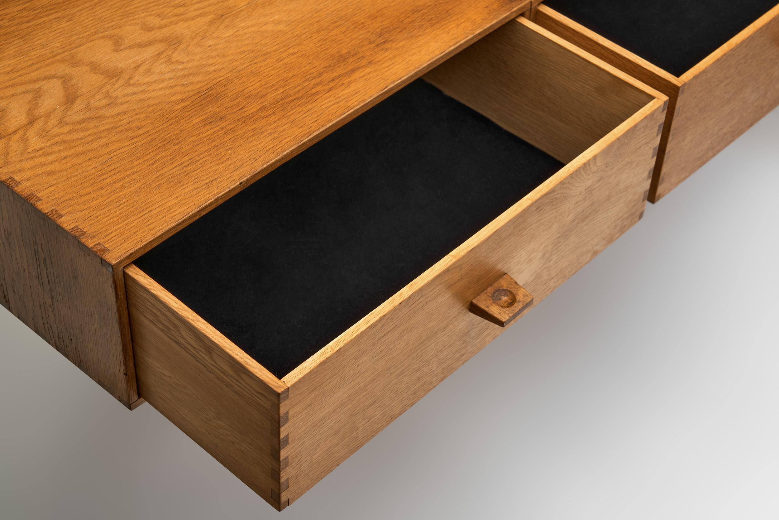 Wall-Mounted Dressing Table by Uno and Östen Kristiansson, Sweden 1960s For Sale 10