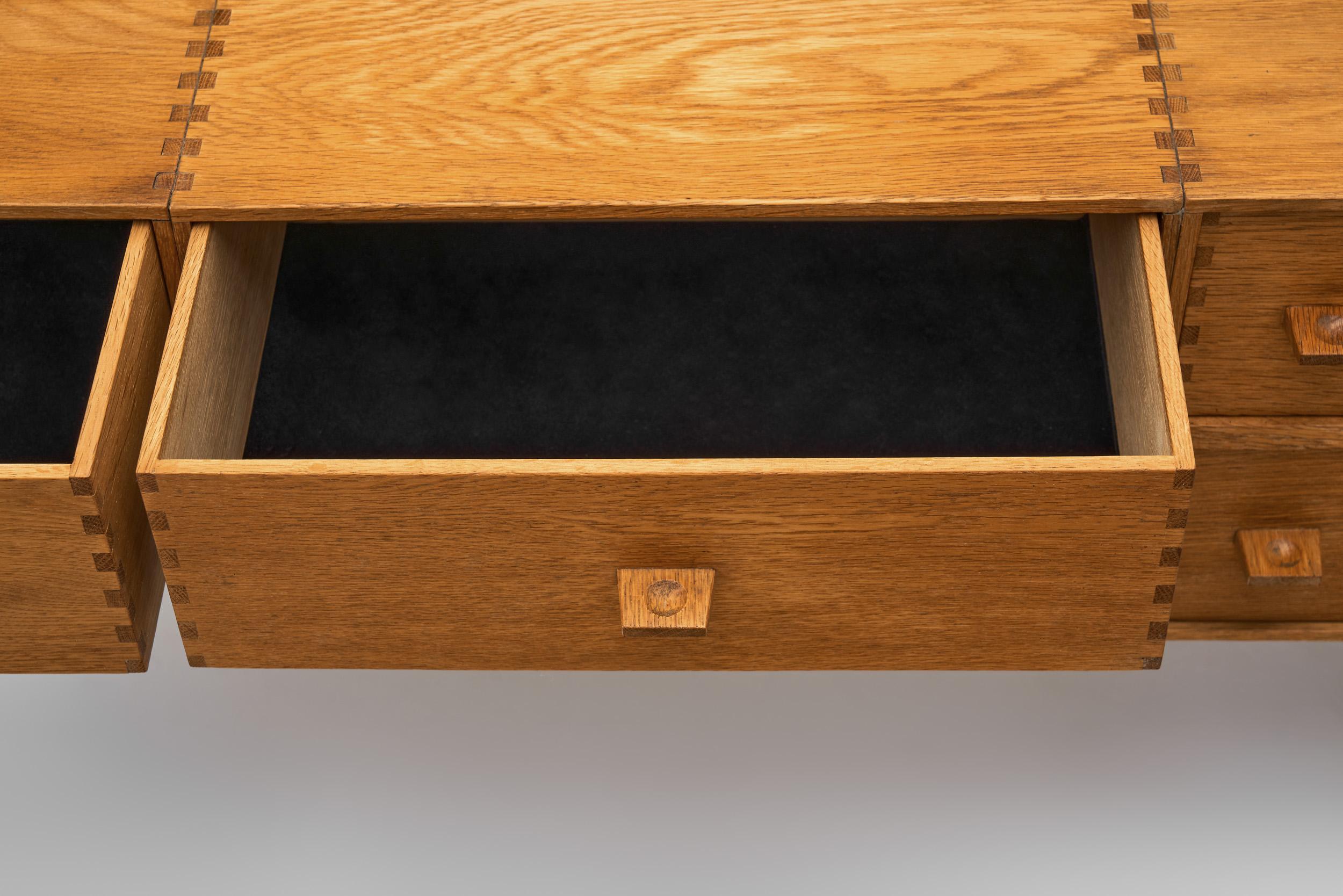 Wall-Mounted Dressing Table by Uno and Östen Kristiansson, Sweden 1960s For Sale 11