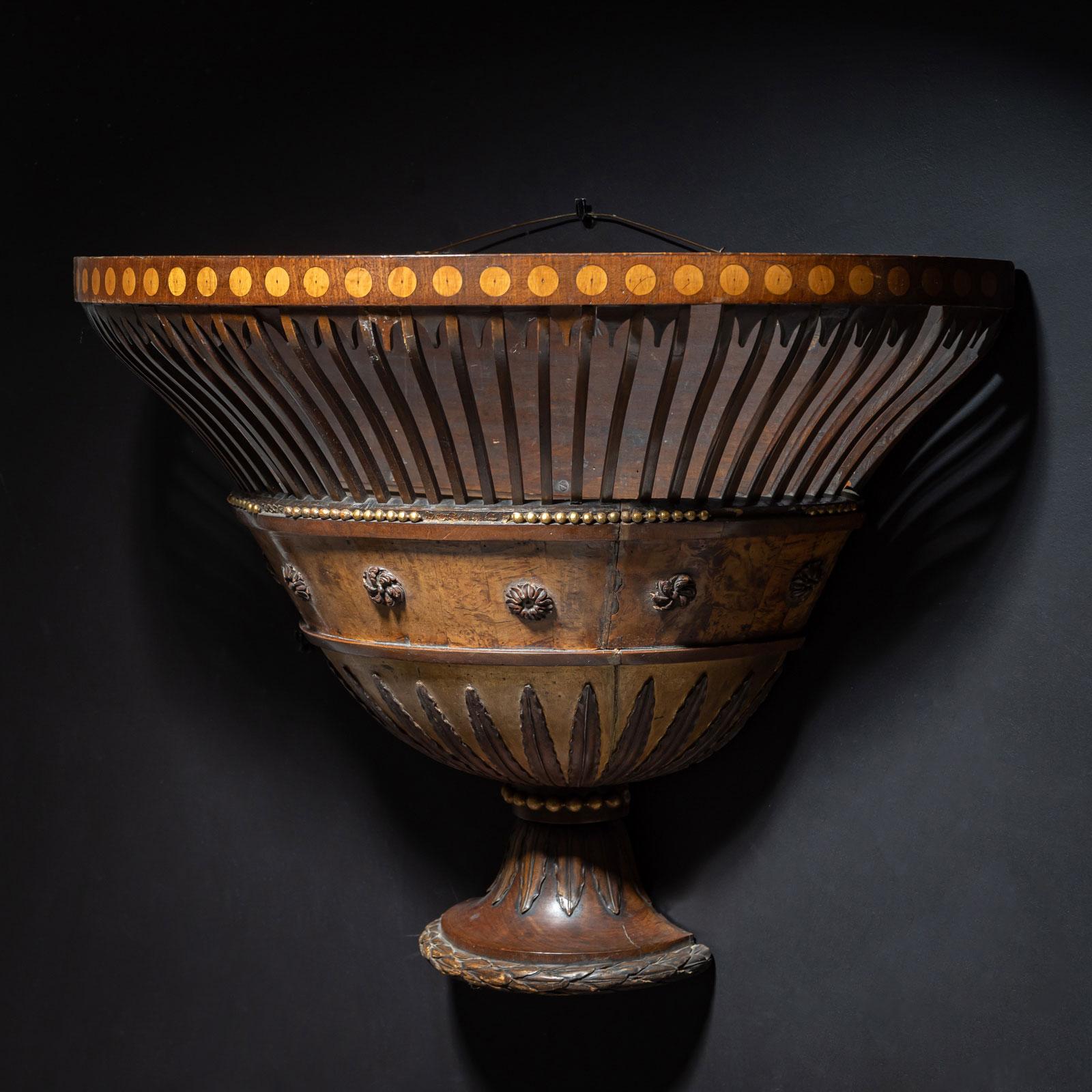 Scandinavo Wall-Mounted Flower Basket, 19th Century in vendita
