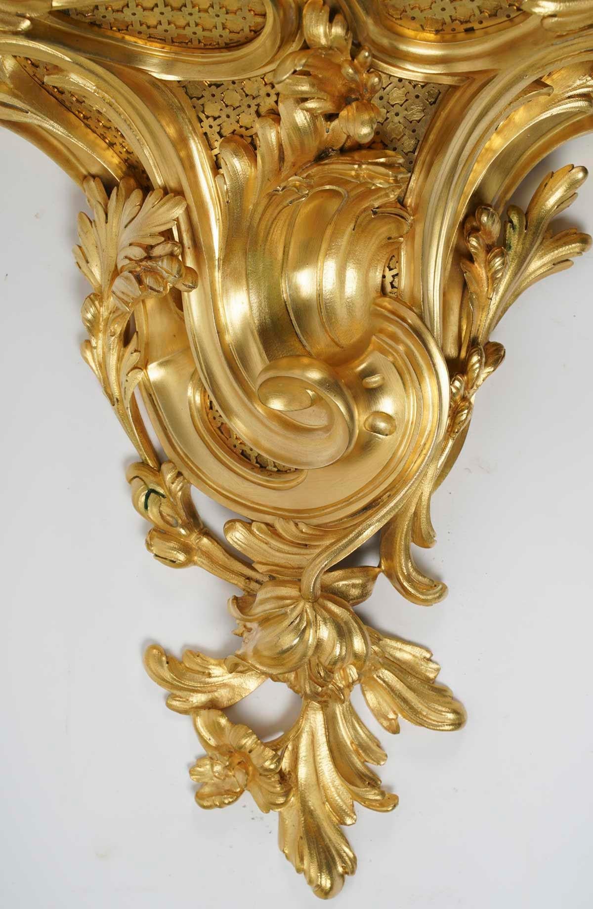 Wall-Mounted Gilt Bronze Cartel in the Louis XV Style, 19th Century. In Good Condition In Saint-Ouen, FR