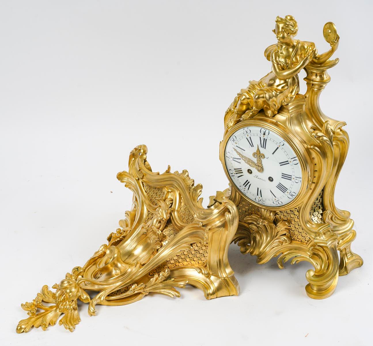 Wall-Mounted Gilt Bronze Cartel in the Louis XV Style, 19th Century. 2