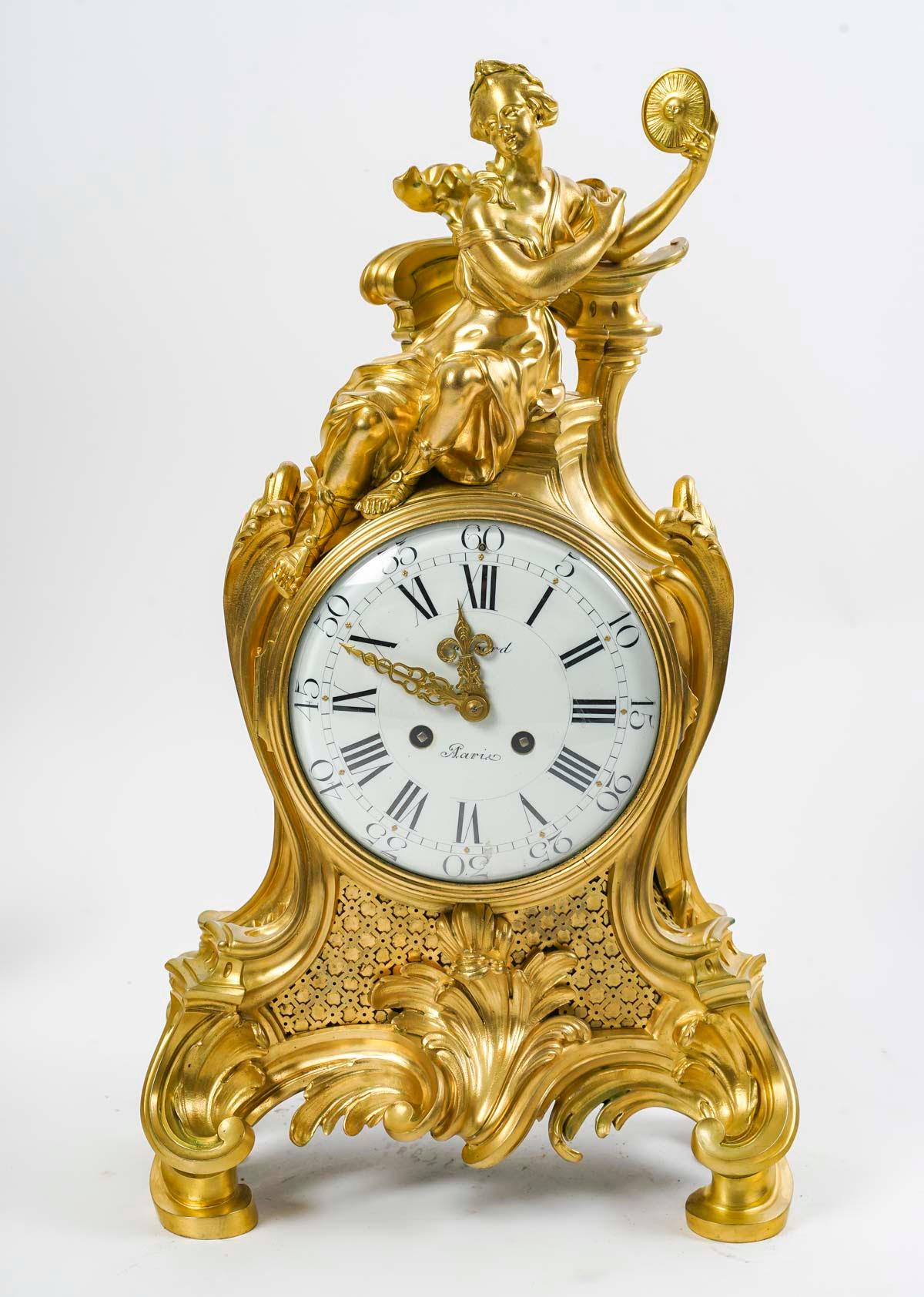 Wall-Mounted Gilt Bronze Cartel in the Louis XV Style, 19th Century. 3