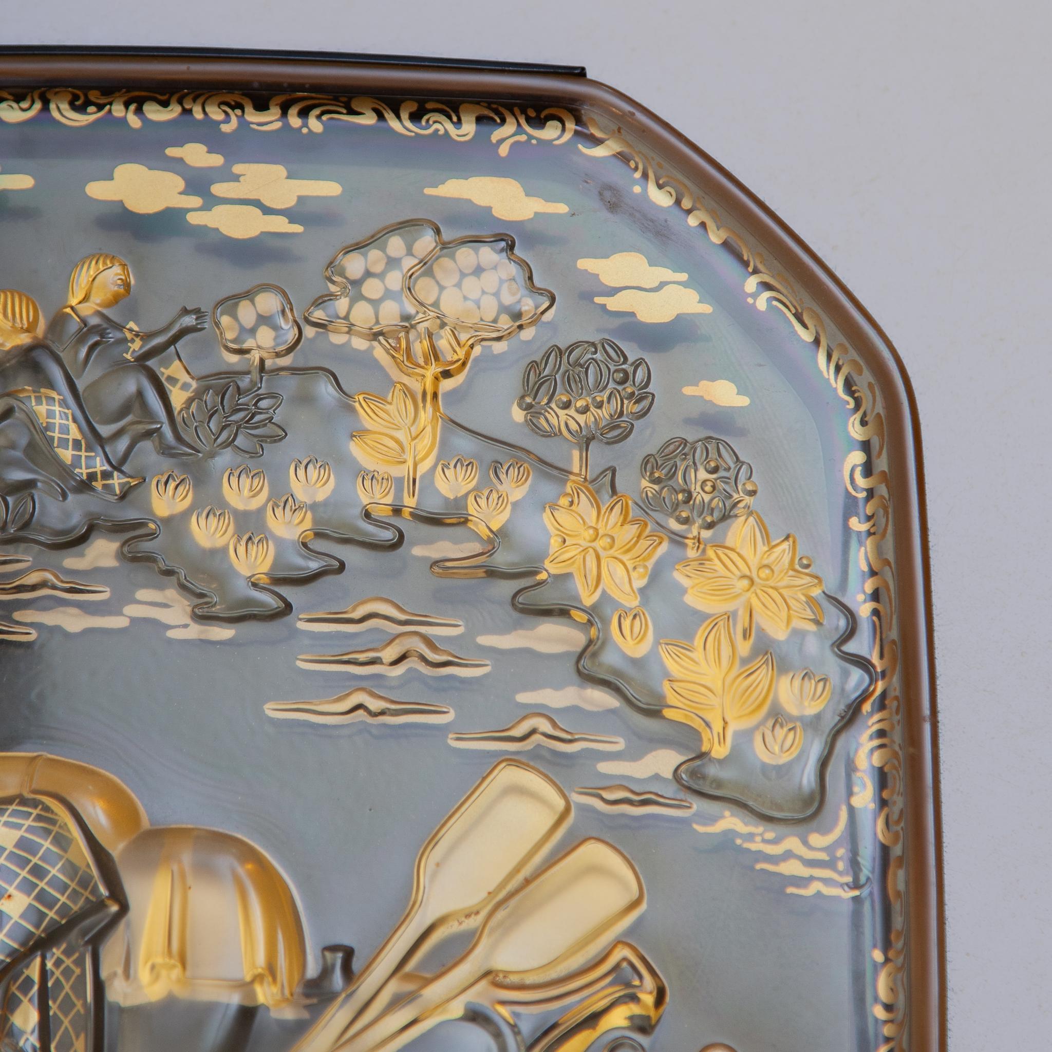 Parábola de cristal montada en la pared diseñada por Bjorn Wiinblad para Rosenthal Vidrio cortado en venta