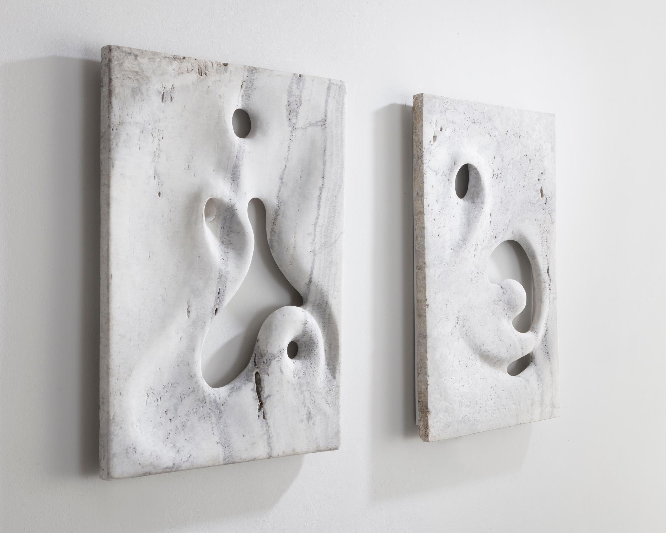 Wall Mounted Illuminated Sculpture in White Travertine by Rogan Gregory, 2016 In Excellent Condition In New York, NY