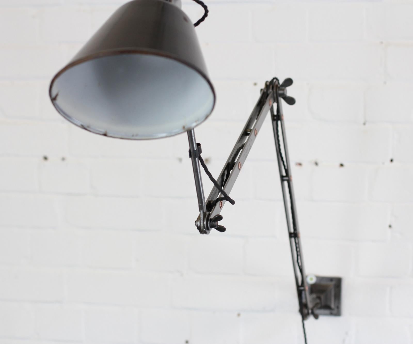 Wall-Mounted Industrial Lamp by Walligraph, circa 1930s 4
