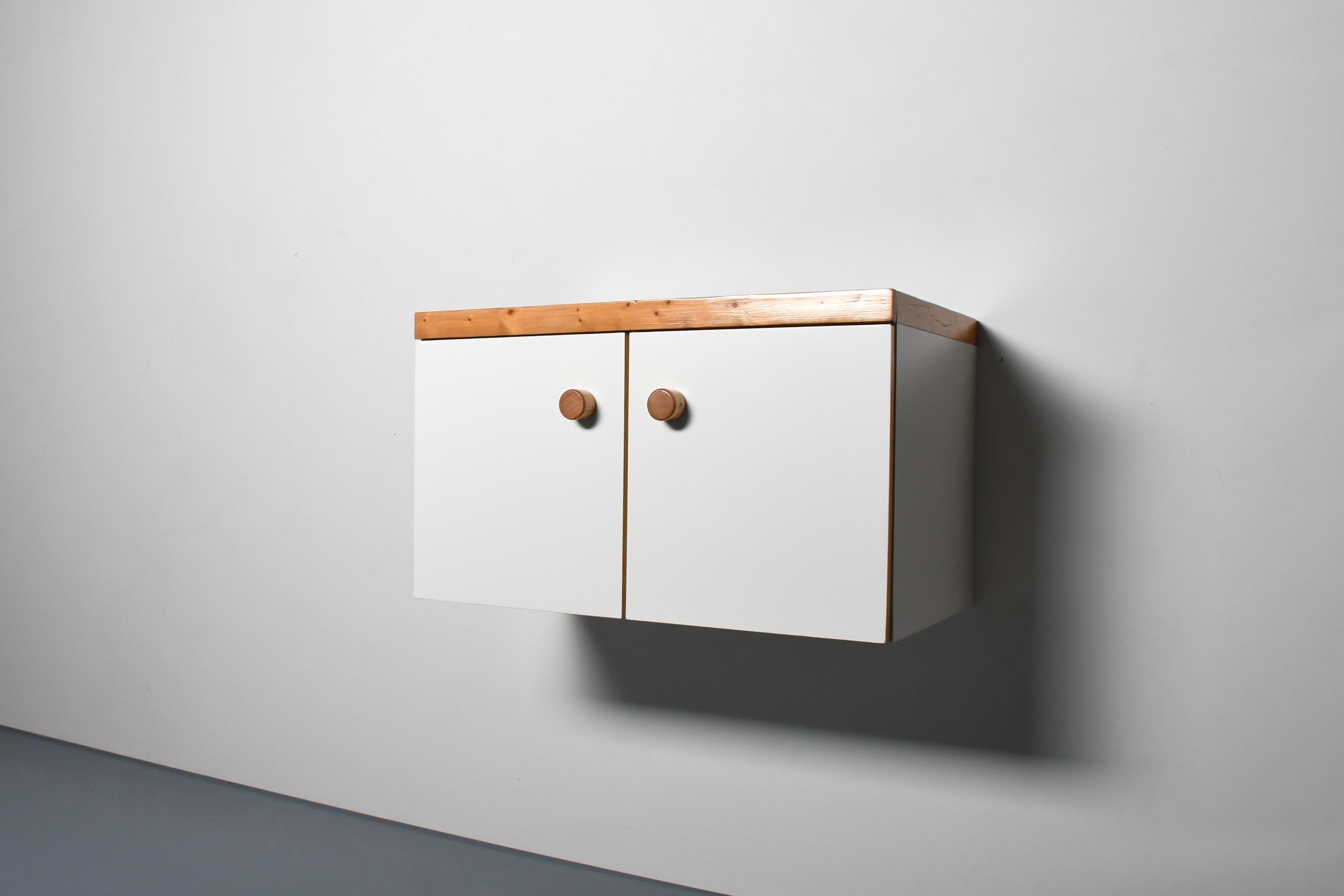 Wall Mounted 'Les Arcs’ Cabinet / Sideboard by Charlotte Perriand, France, 1970s In Good Condition For Sale In Echt, NL