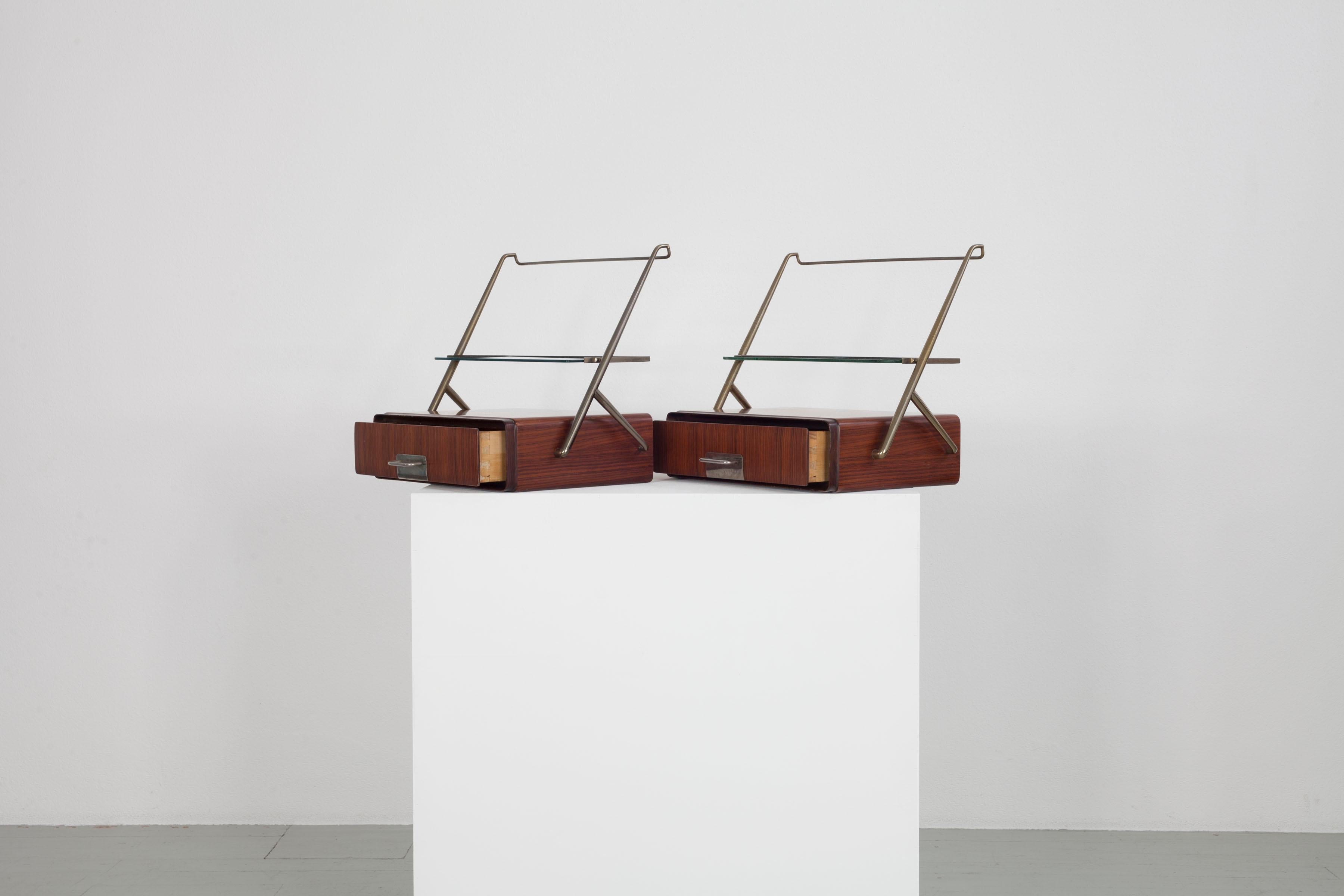 Mid-20th Century Wall Mounted Nightstands by Silvio Cavatorta, Brass, Glass, Italy, 1950s For Sale