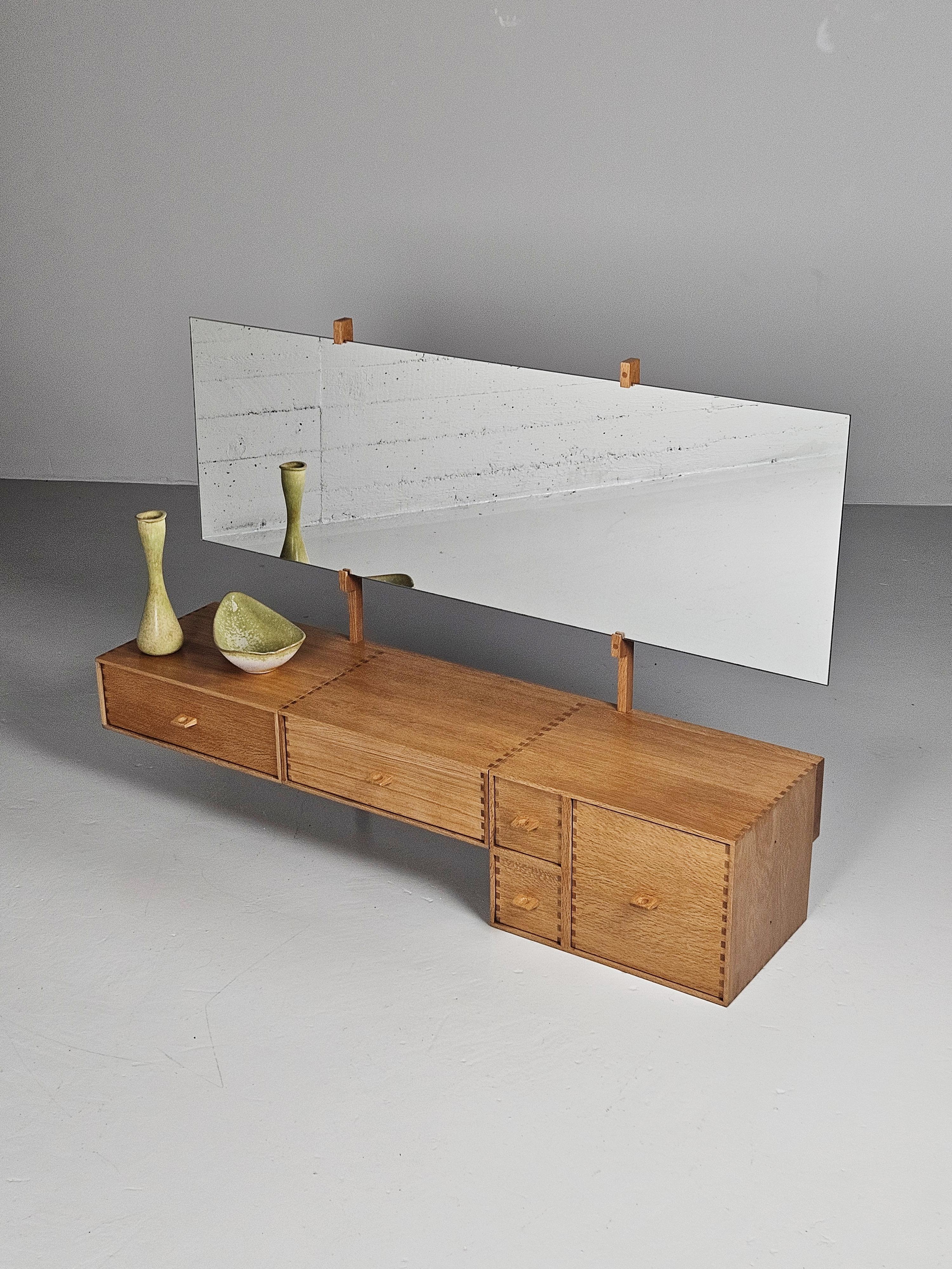 Wall mounted oak dressing table, Uno & Östen Kristiansson, Luxus, Sweden, 1960s For Sale 1