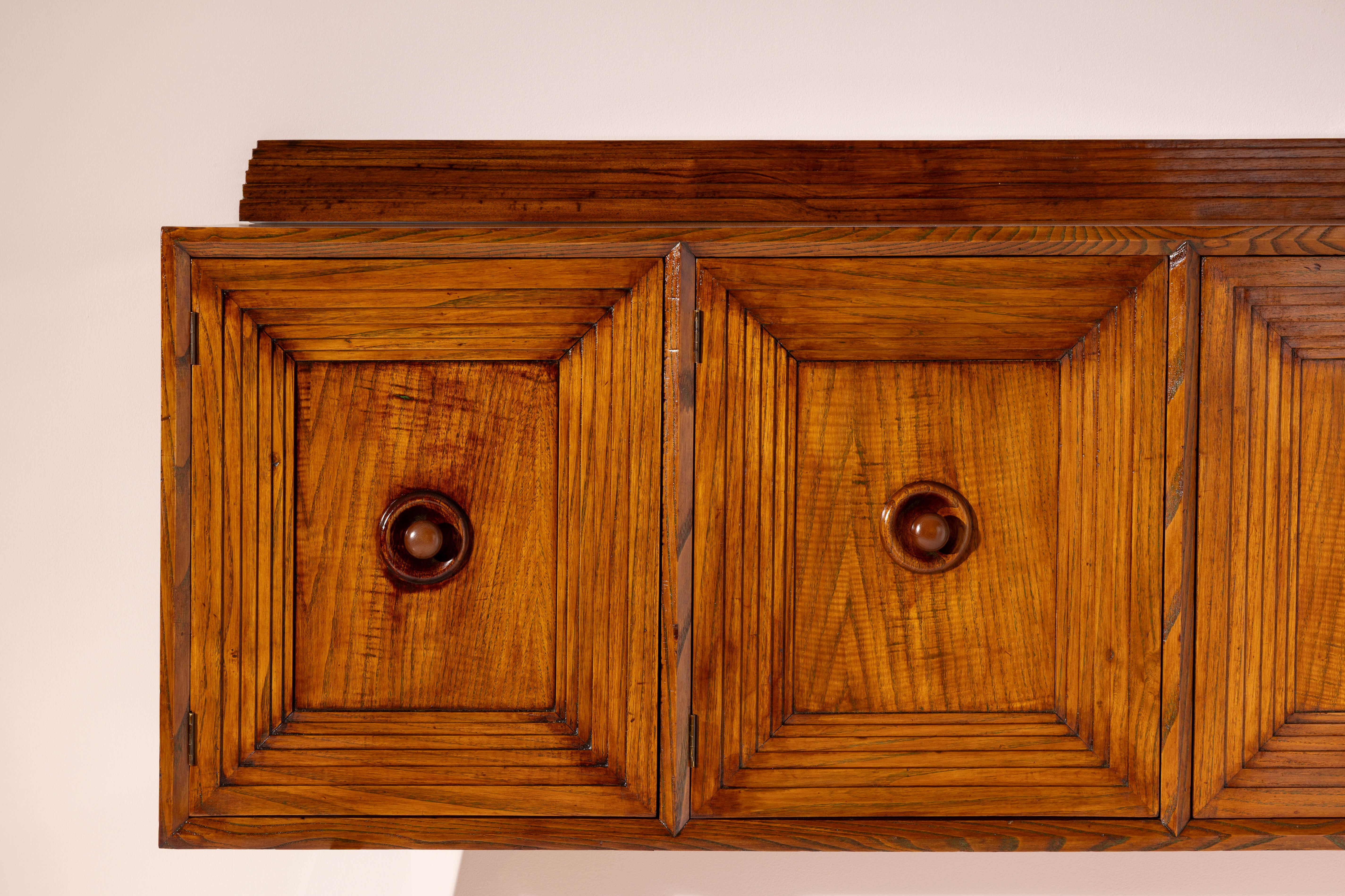 Wall-mounted oak wood sideboard with four doors, Italy, 1950s For Sale 3