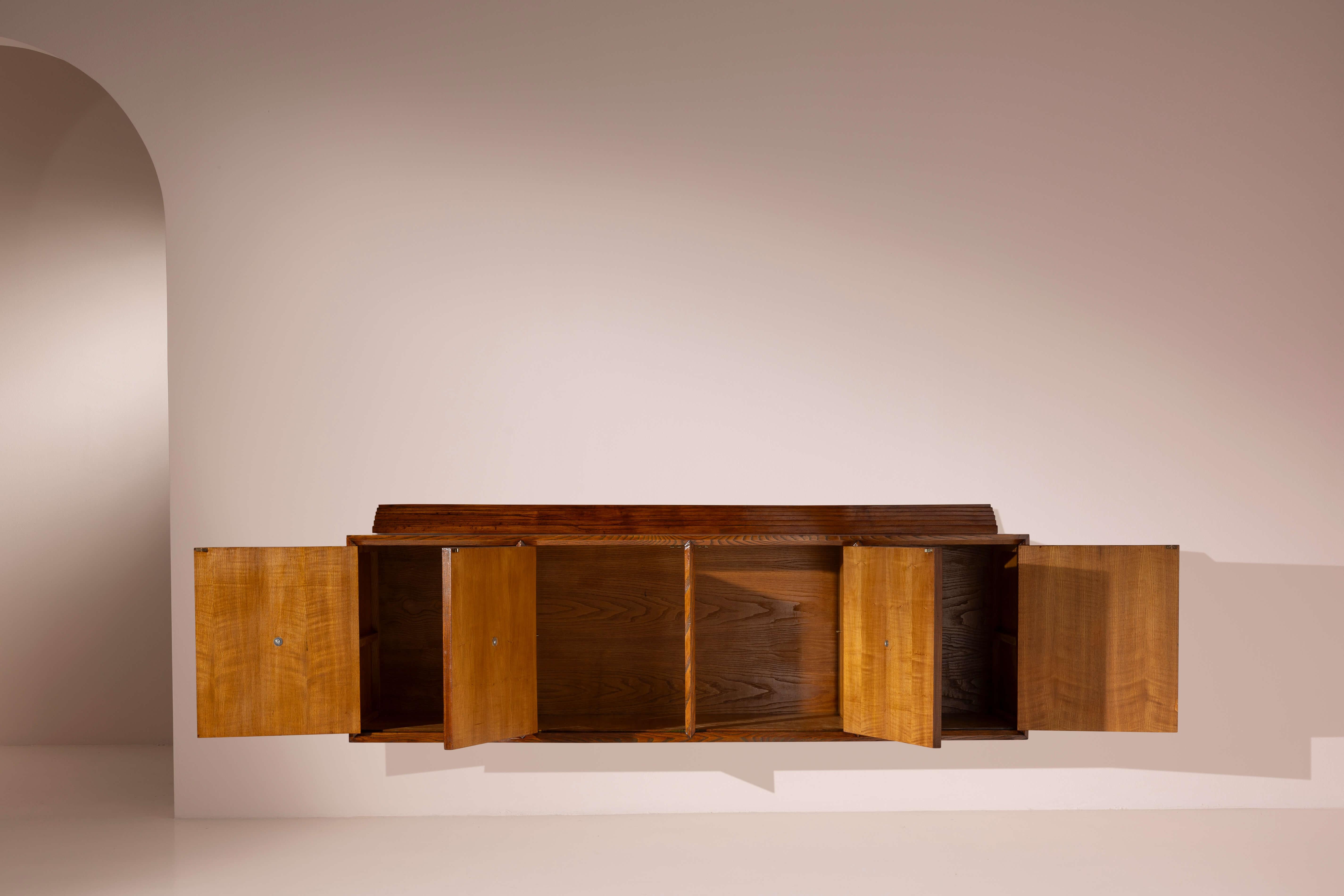 Mid-Century Modern Wall-mounted oak wood sideboard with four doors, Italy, 1950s For Sale