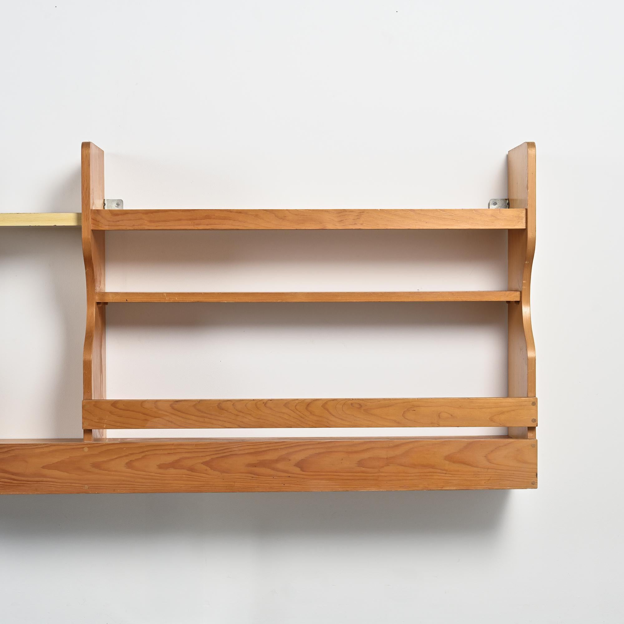 XX secolo Comò a muro in pino, Les Arcs 1800, circa 1970 in vendita