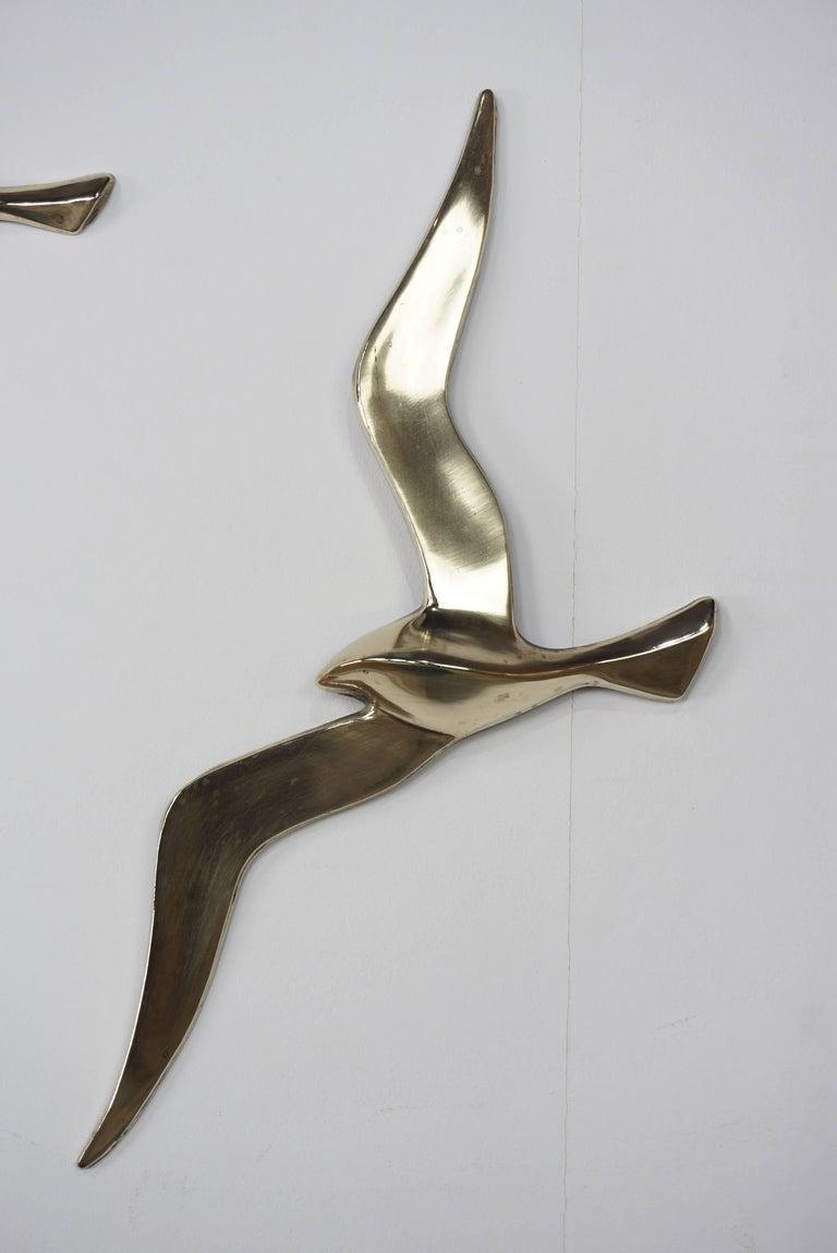 Mid-Century Modern Wall Mounted Set of Three Brass Birds from the 1950s For Sale