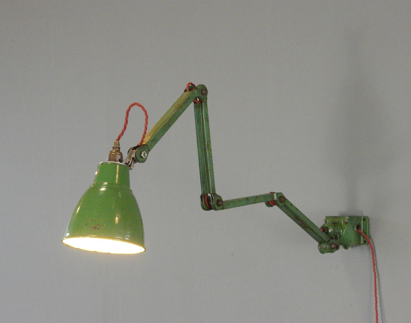 Wall Mounted Task Lamp By EDL Circa 1930s In Good Condition In Gloucester, GB