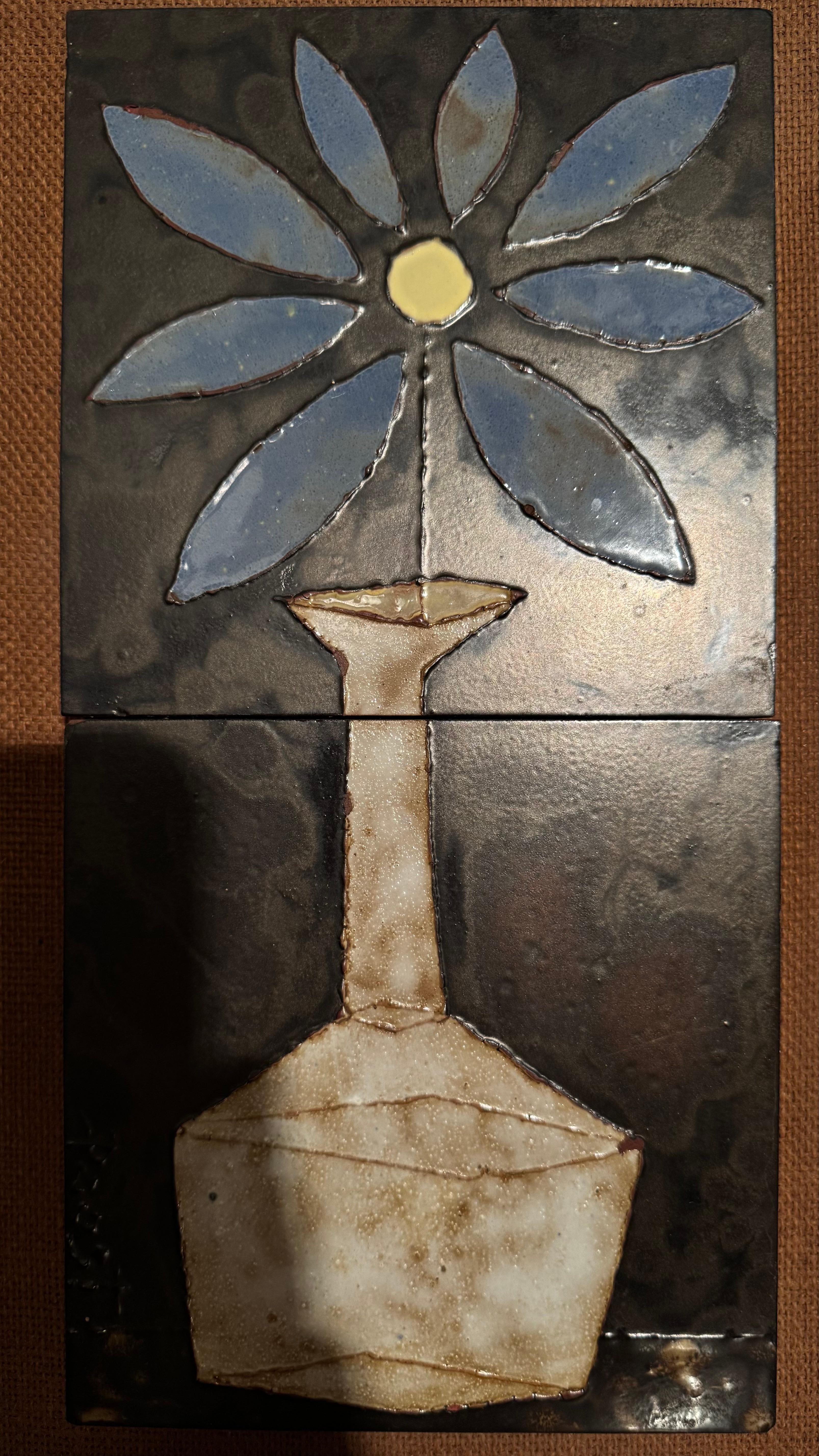 Wandfliesen Dekorative Vase mit Blume, Poost, Belgien Künstler im Zustand „Gut“ im Angebot in Antwerp, BE