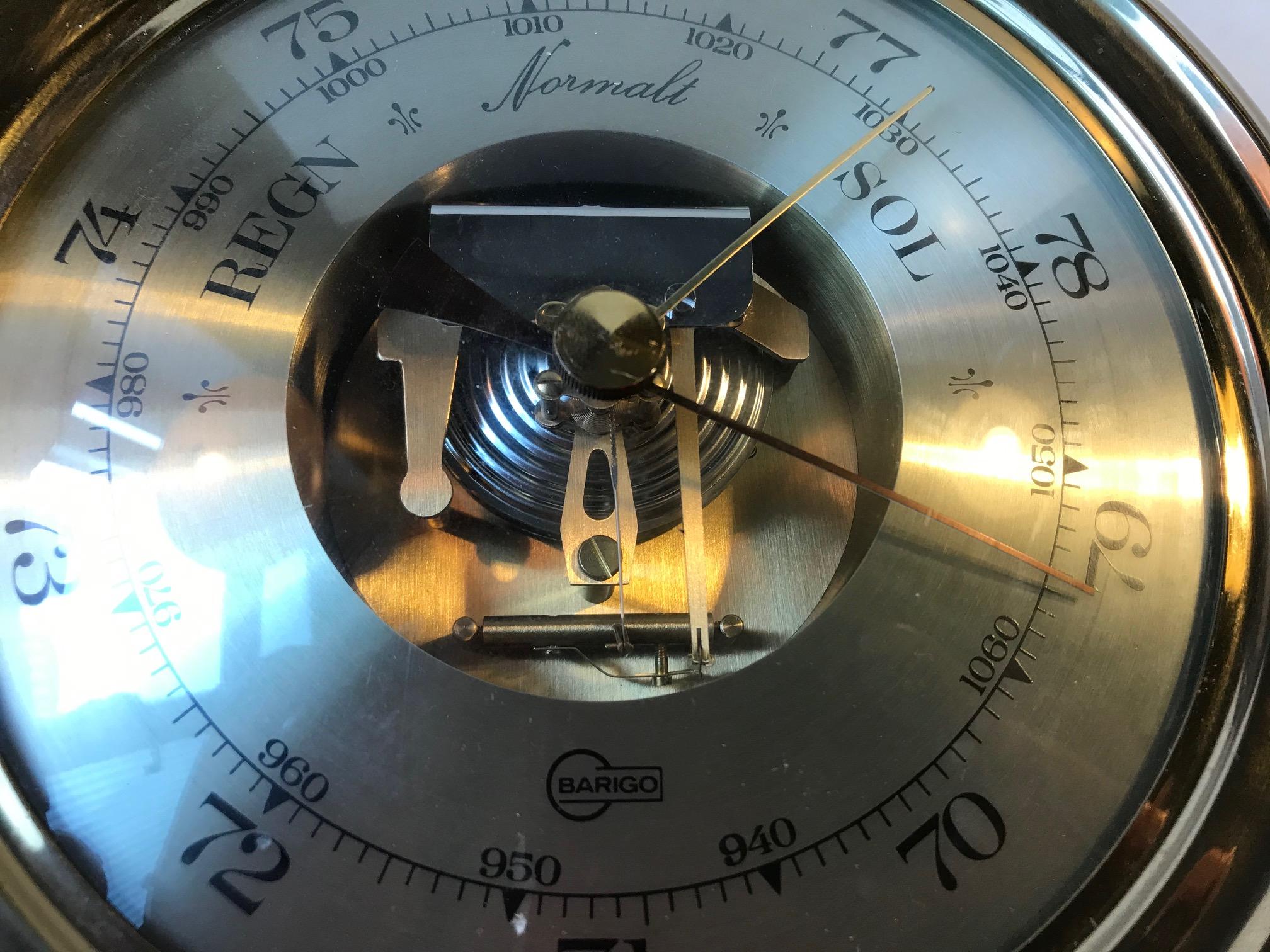 Vintage German Barometer and Hygrometer - Weather Instrument by Barigo in Germany. It has a unique looking barometer with a visible mechanism, a bubble glass cover and a solid brass rim. Below the Hygrometer it reads in Danish from left to right: