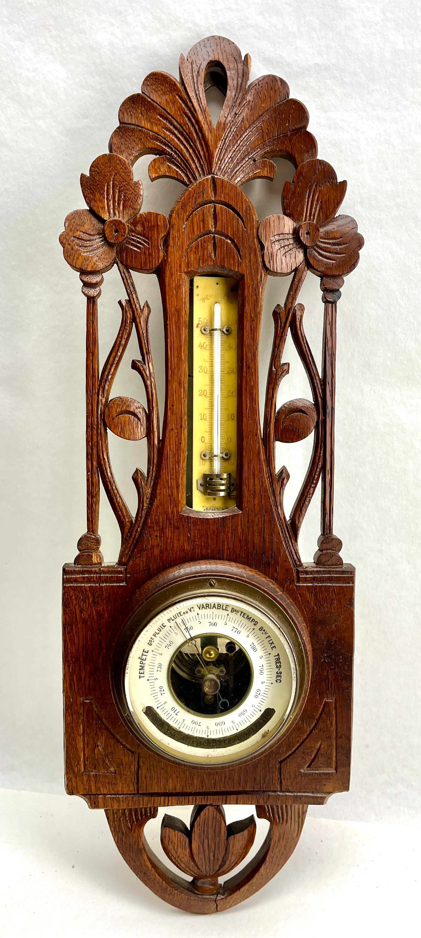Wall-Mounted Weather Station in Art Nouveau Style Carved Oak By Grand Bazar In Good Condition For Sale In Verviers, BE