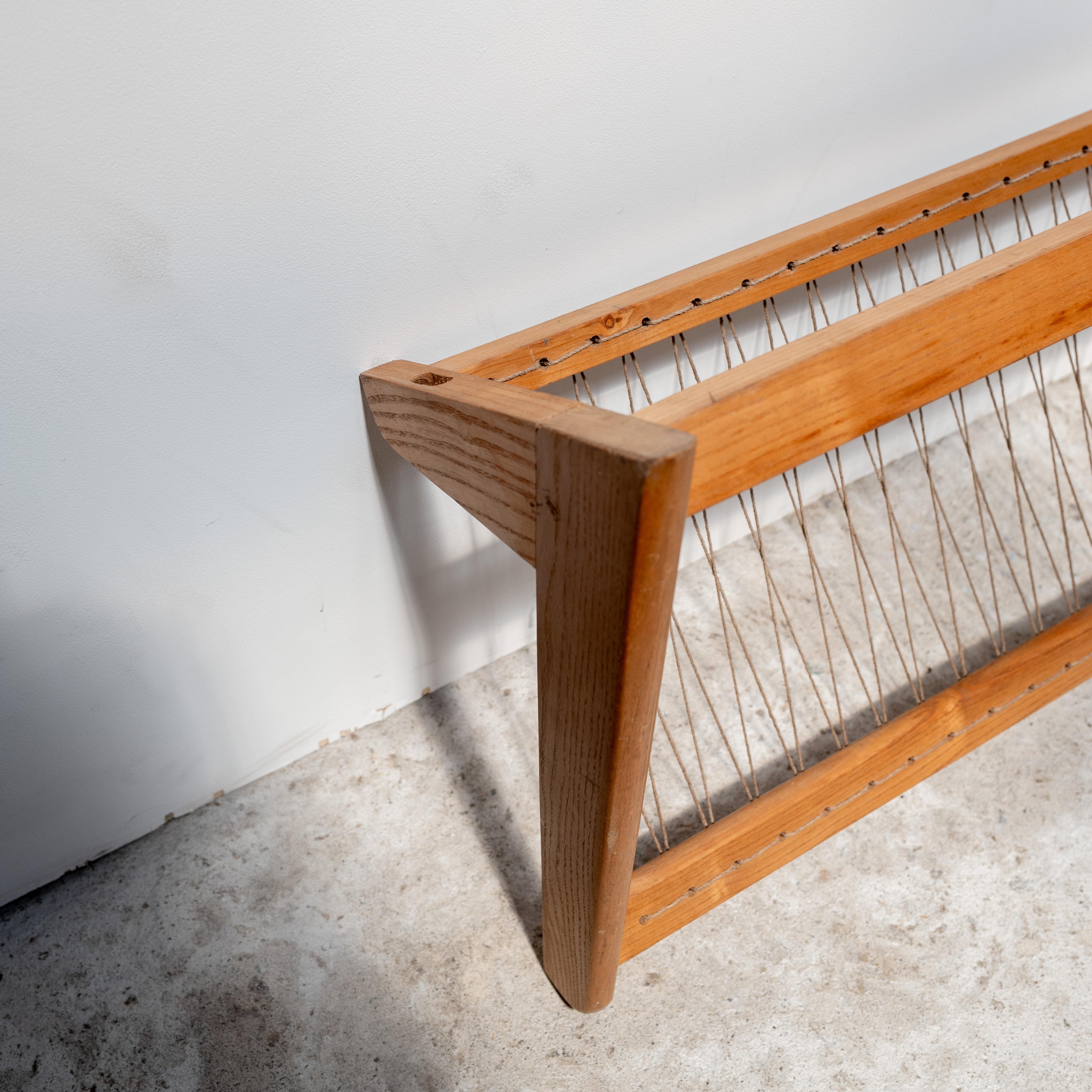 Wandhängendes Holzregal für Kleiderbügel, Tschechoslowakei, 1970er Jahre im Angebot 7