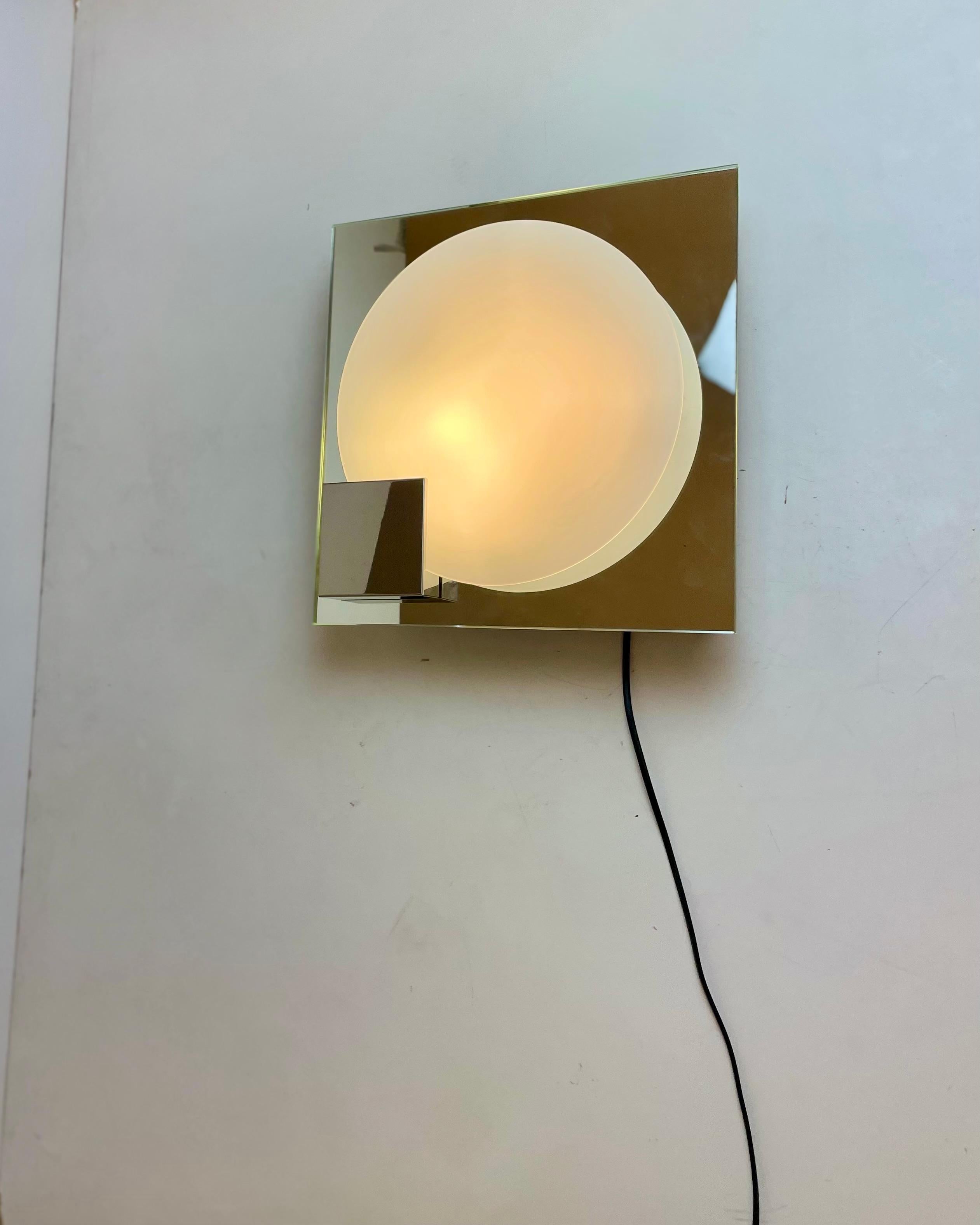 Satinato Lampada da bagno a parete o a soffitto di Bath, anni '70 in vendita
