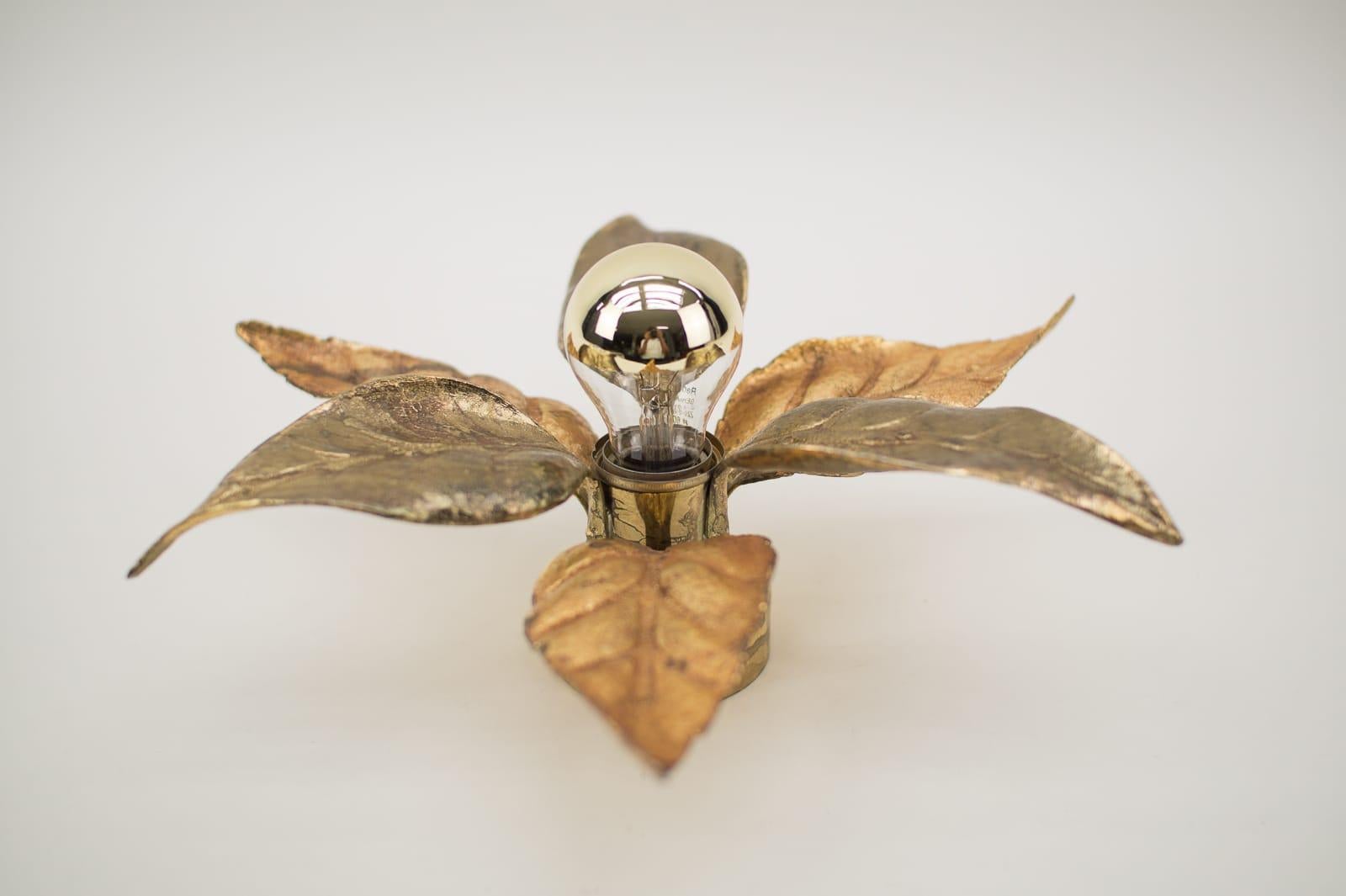 Doré Lampe murale ou plafonnier de Willy Daro pour Massive, Belgique, années 1960 en vente