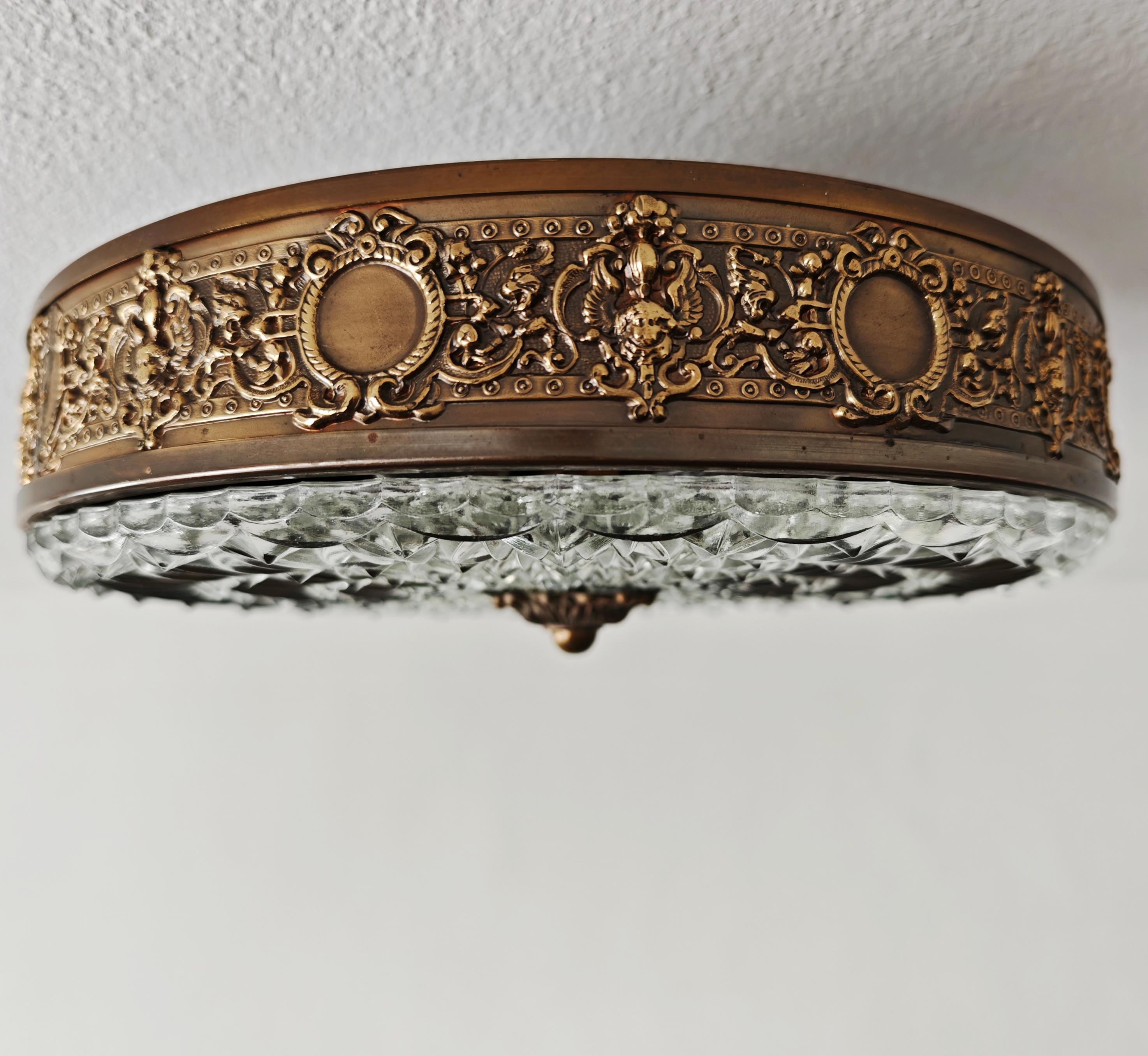 Lámpara de Pared o Techo en Bronce Latón y Cristal Italia Años 50/60 Mediados de Siglo siglo XX en venta