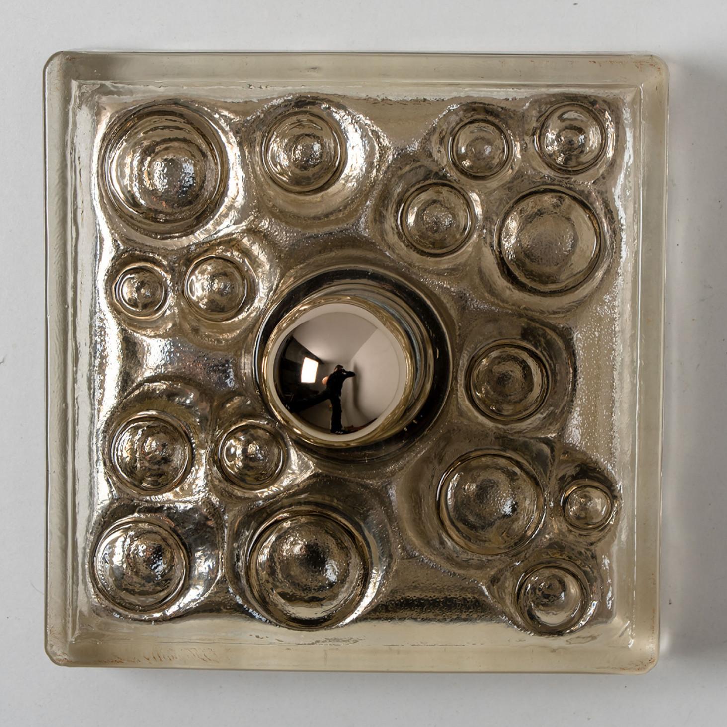 Wand- oder Deckenleuchte, skulpturales Glas, 1970er-Jahre im Angebot 4
